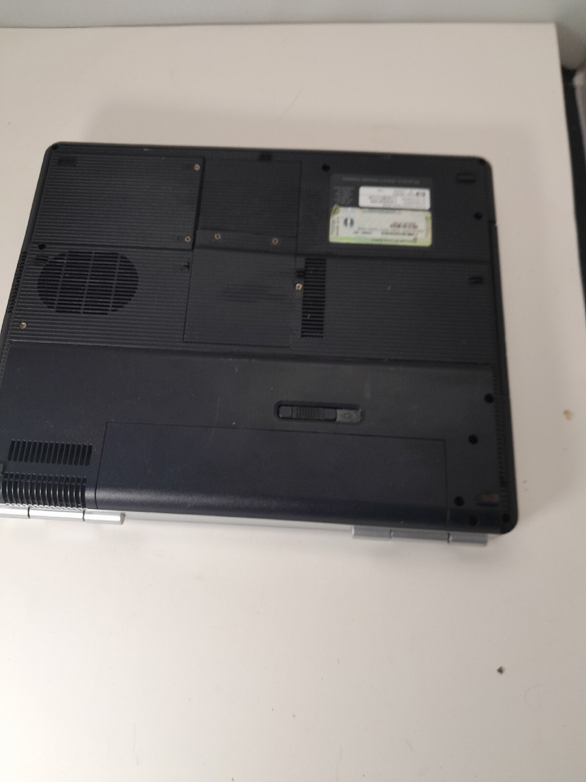 Compaq Presario M2000 Laptop 256mb Ram No HDD Untested AS IS PARTS OR REPAIR