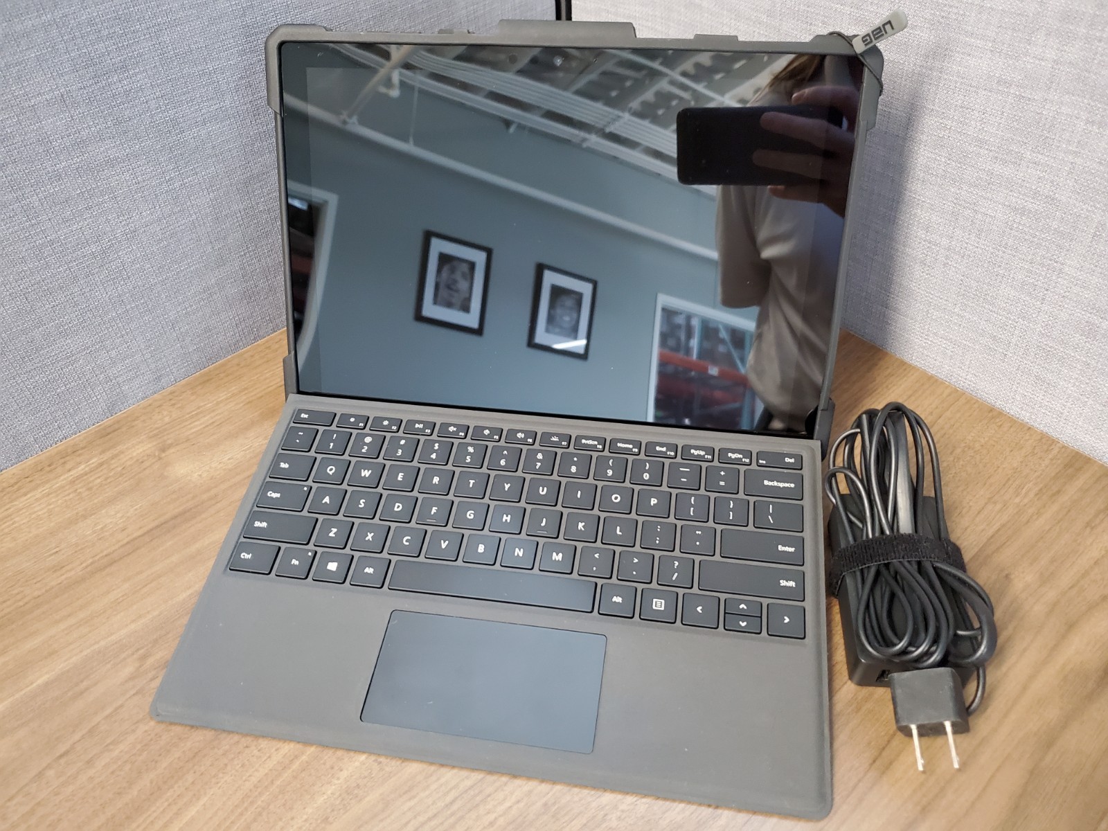 Surface Pro 6 | i5-8350U | 8GB RAM | 256GB SSD | Win11 Pro | READ DESCRIPTION