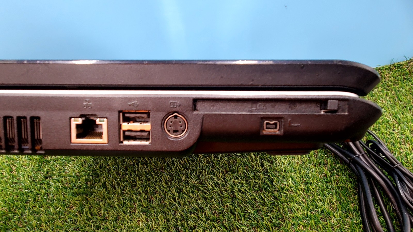 (For Parts Repair) Toshiba Satellite P205D-S8804 Laptop (Has Scratches, Scuffs)
