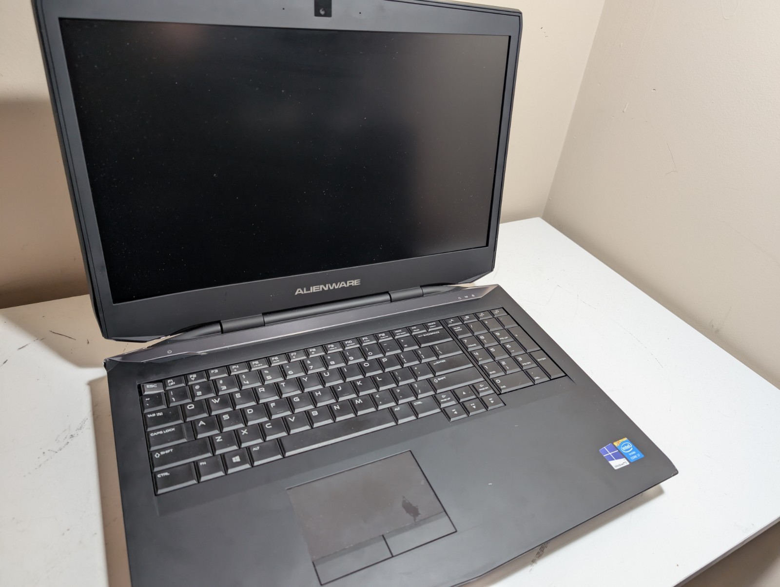 Alienware 17 i7-4700MQ 2.4GHz 16GB RAM SSD + HDD GeForce GTX 765M