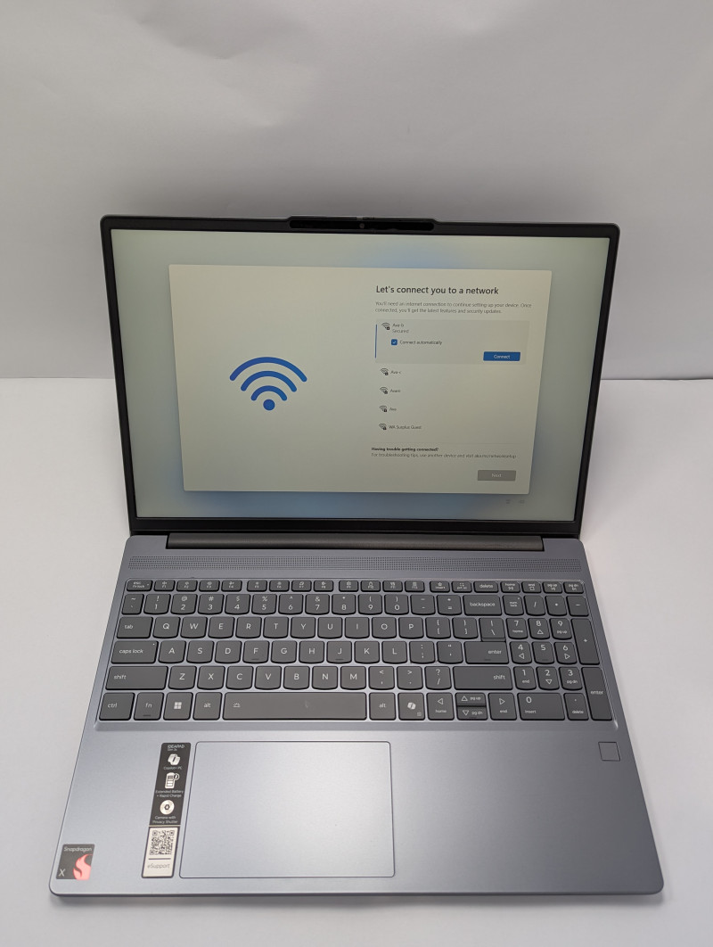 Lenovo IdeaPad Slim 3x Snapdragon X 16GB RAM 1TB SSD 15.6″ Touch WUXGA 1920×1200