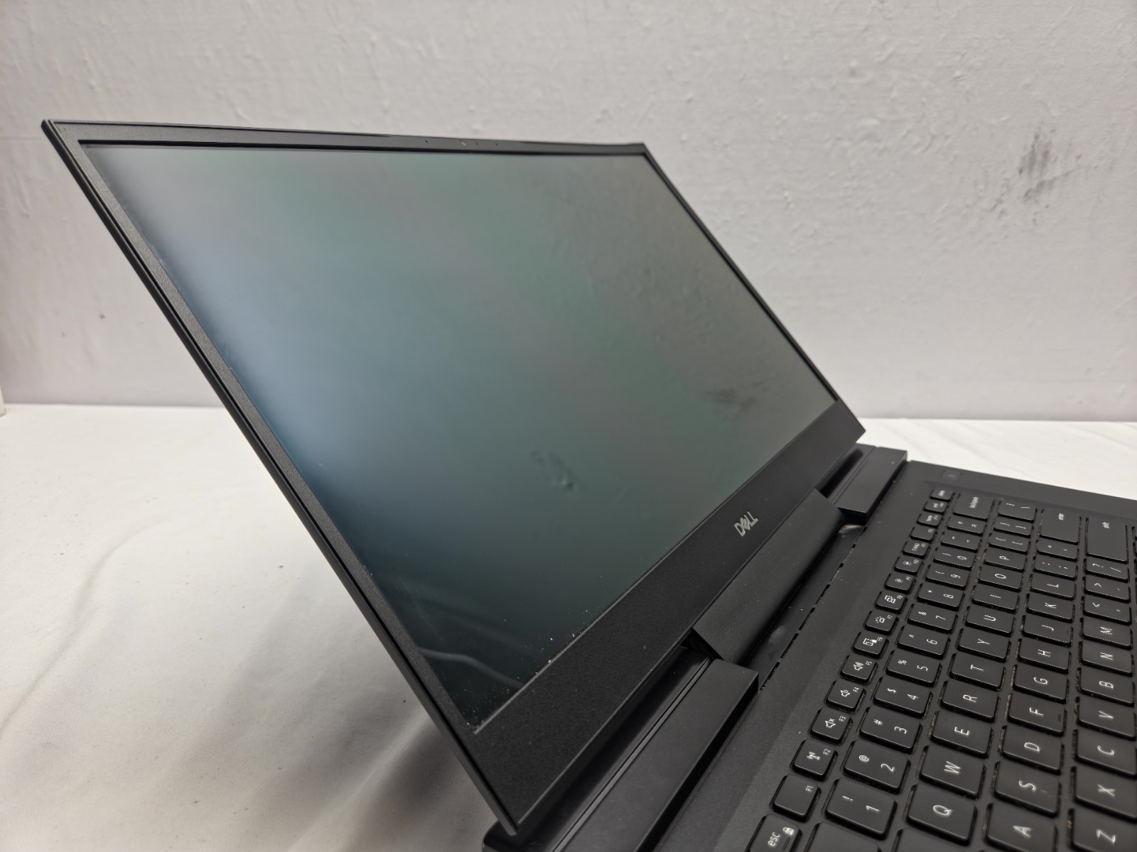Bad Dell G7 7500 15.6″ OLED i7-10750H 8GB RAM 256GB SSD GeForce RTX 2070 Max-Q