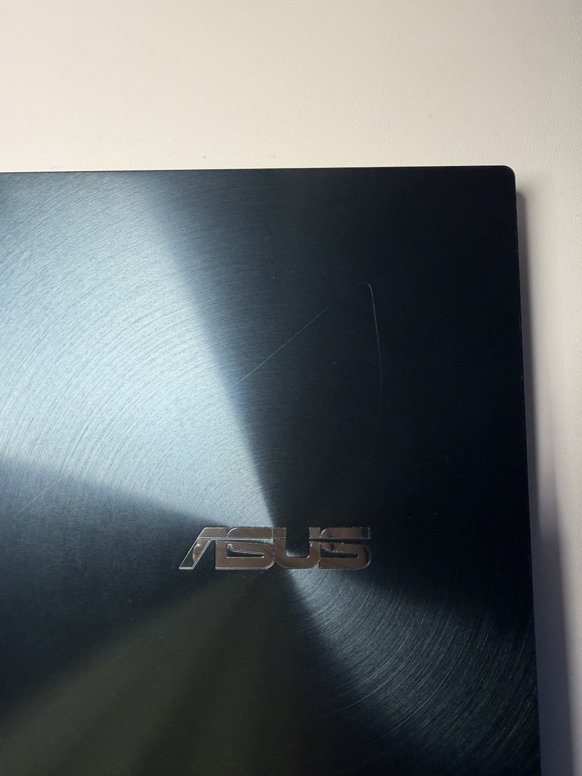 Asus Zenbook Pro Duo UX581GV 15.6” Core i9 9th Gen NVIDIA GeForce RTX, 32GB, 1TB