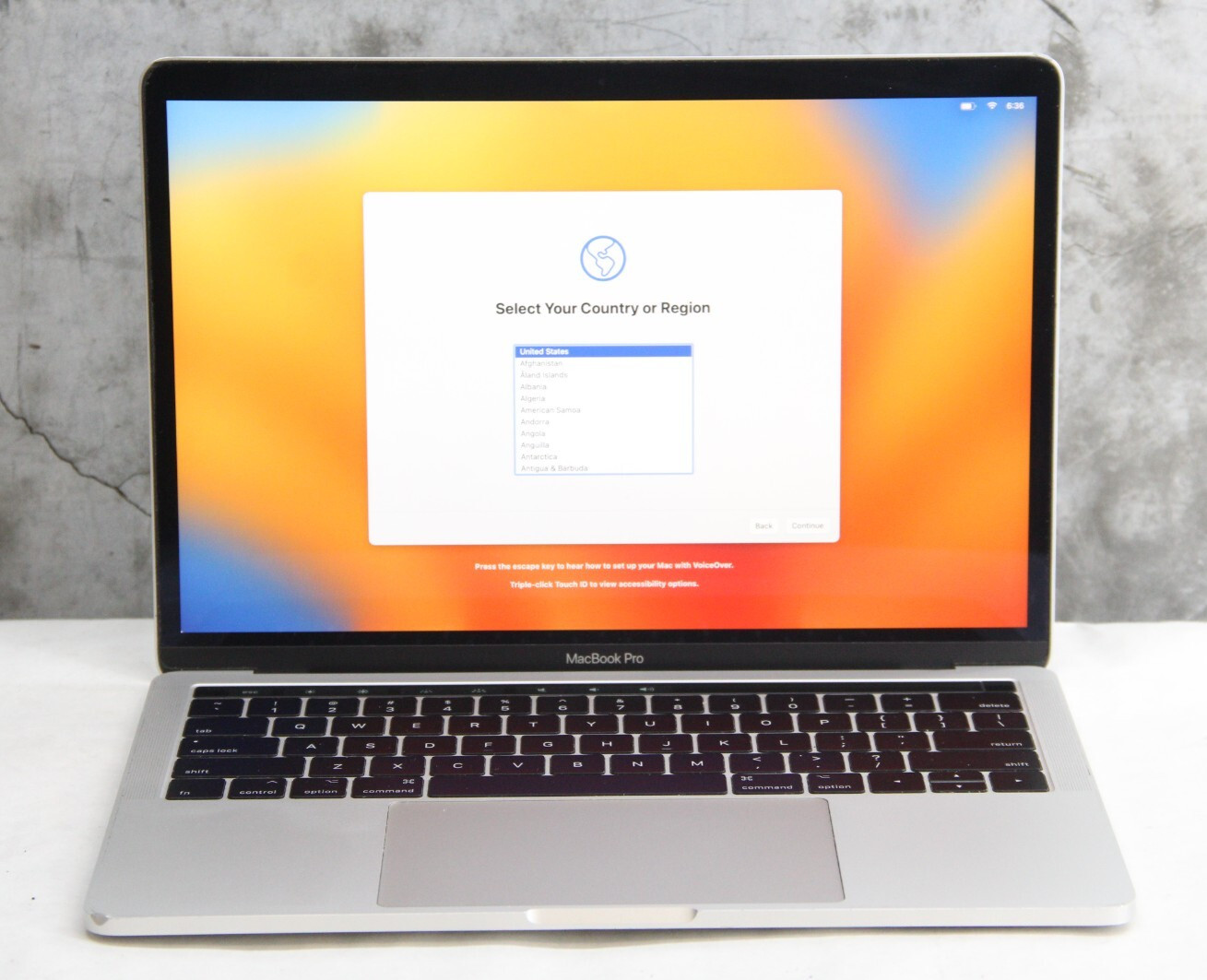 Apple 2017 MacBookPro 14,2 | i5@3.1GHz(7267U), 8GBRam, 256 SSD, Ventura, Wear!