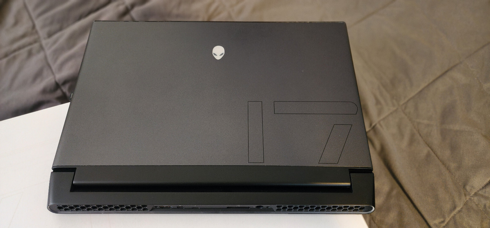 Alienware M17 R2