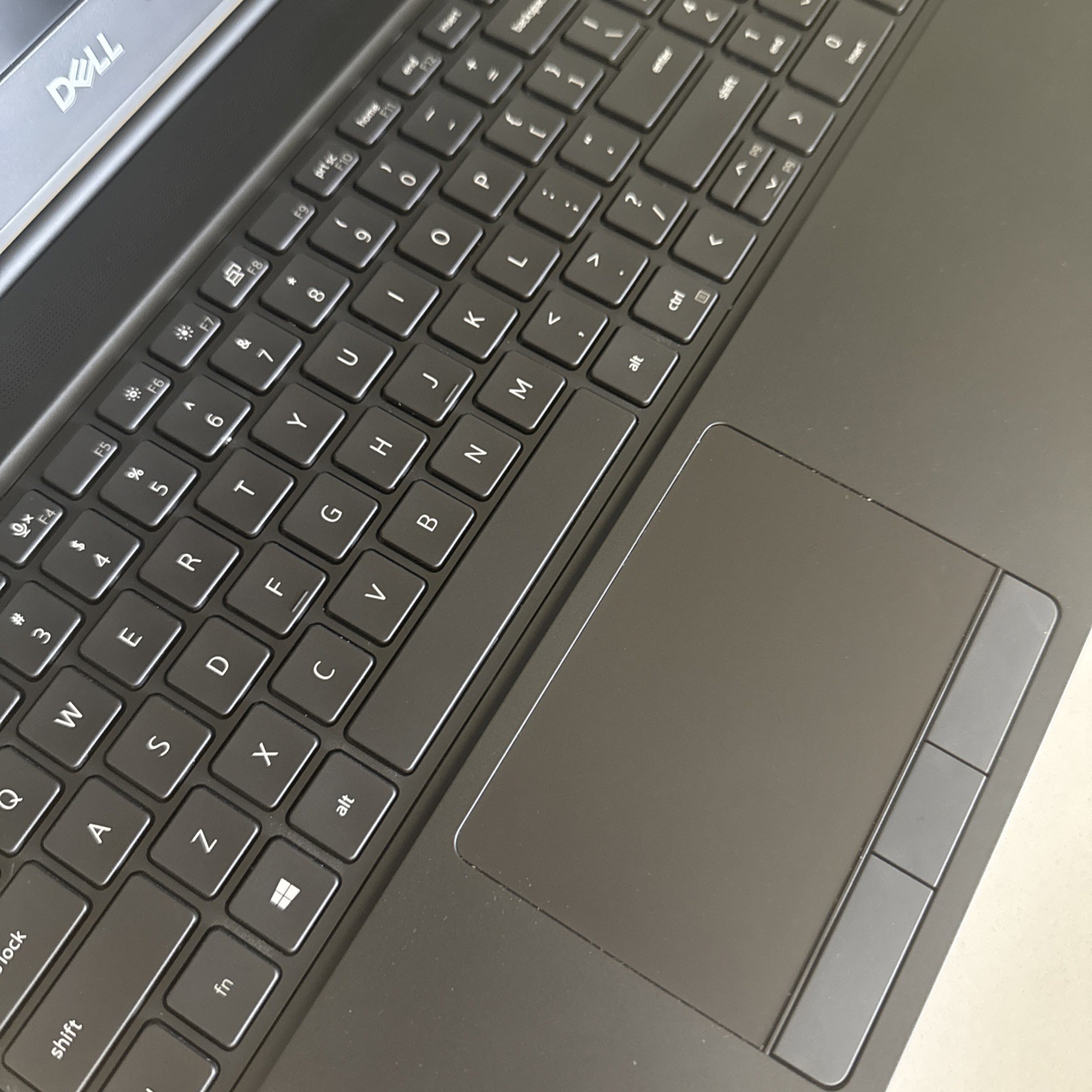 Dell Precision 7560 | Intel i9-11950H | 32GB RAM | 477GB storage