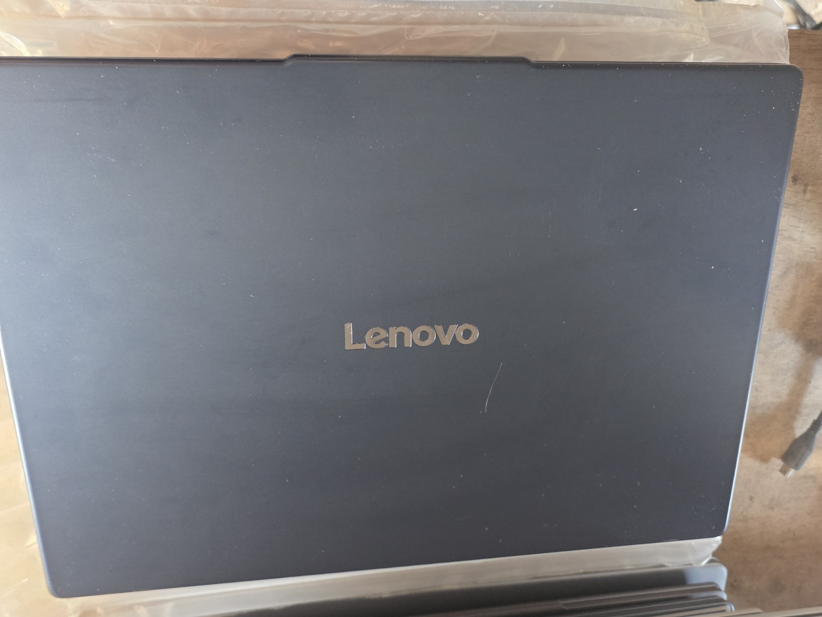 Lenovo IdeaPad Slim 3 15IRH10R 15.3″ FHD+ Touch Core 5 210H 16GB 1TB SSD F85s