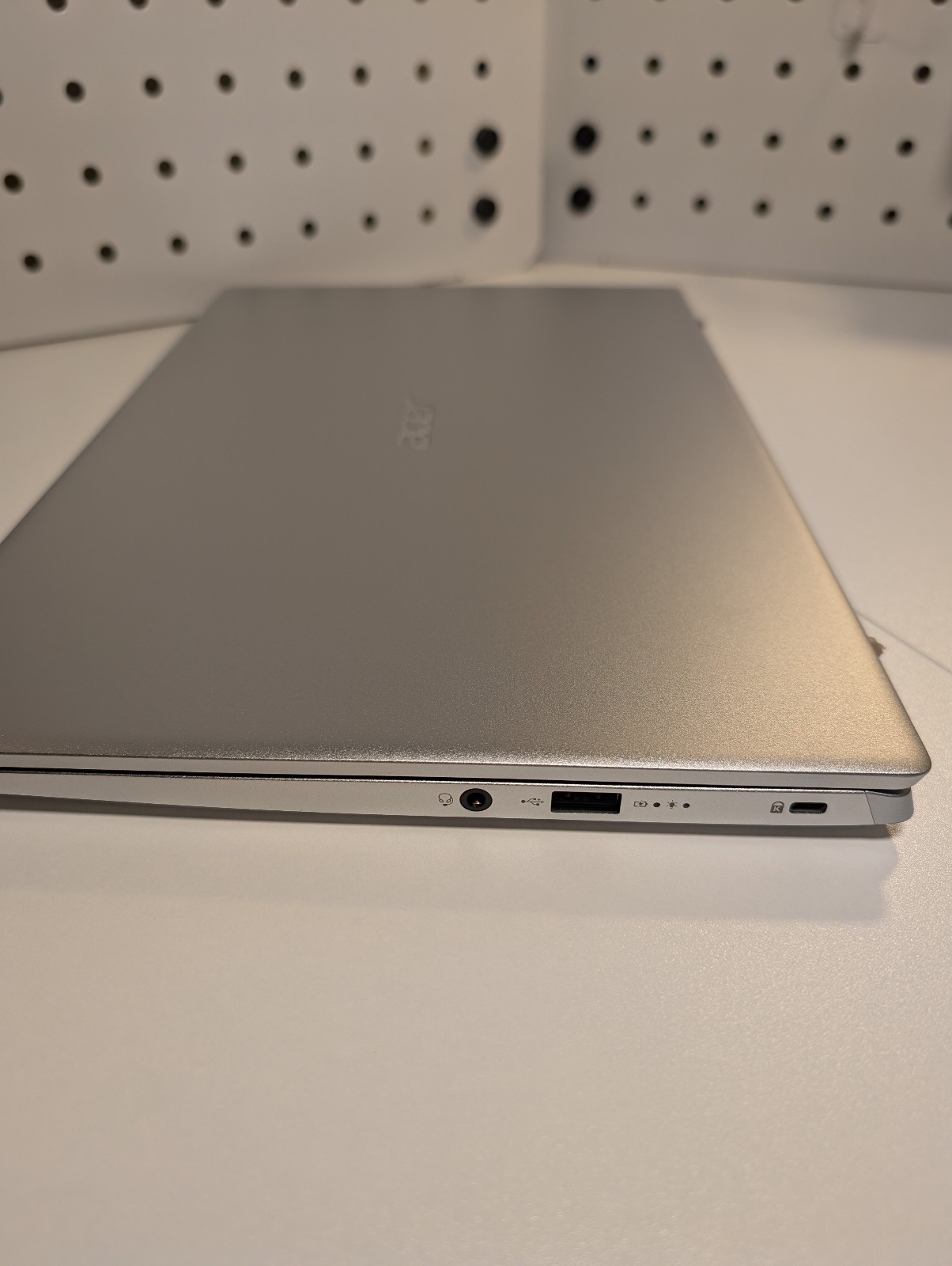 Acer Swift 3 | Ryzen 7 5700U | 8GB RAM | 512GB SSD| 14″ 1080p | SF314-43-R2YY