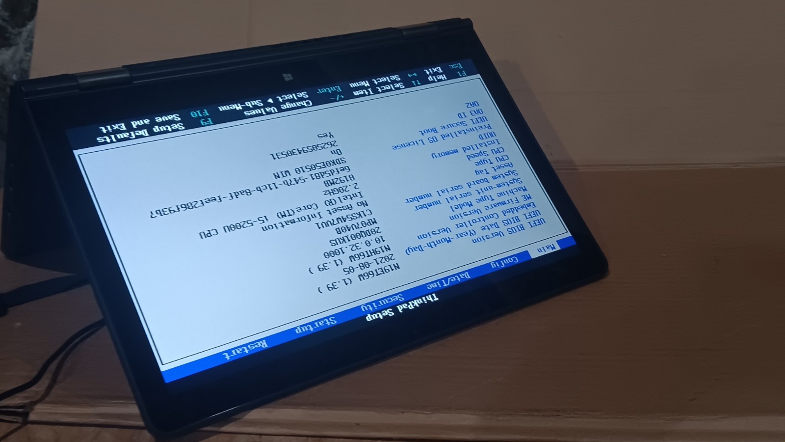 Lenovo ThinkPad Yoga 15 Core i5-5200 @ 2.2 GHz 15.6 convertible LCD screen 20DQ