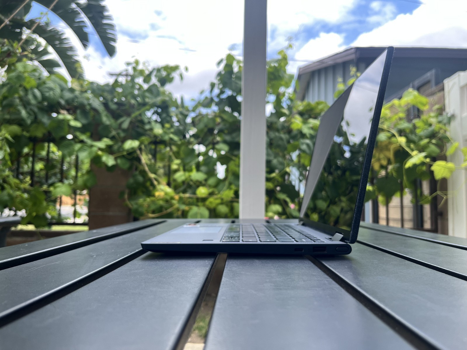 Lenovo Yoga 6 13ARE05 13.3″ (256GB, AMD Ryzen 5 PRO 4000 Series, 4.00 GHz, 8GB)