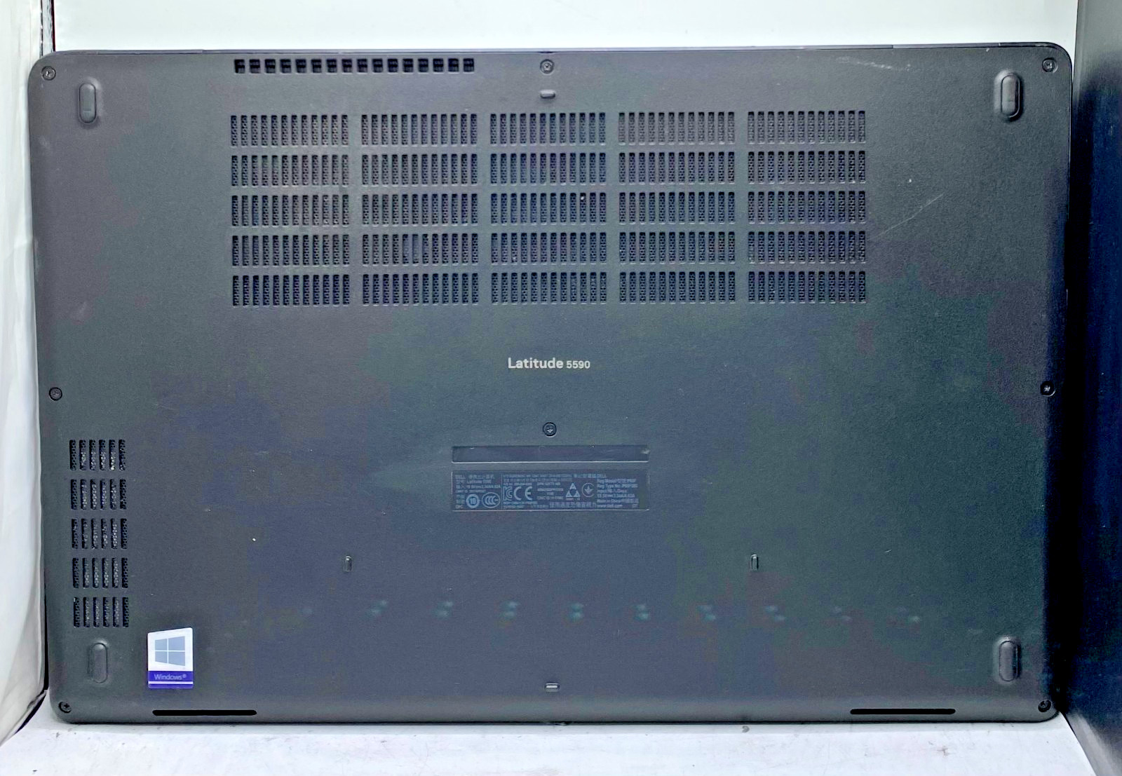 Dell Latitude 5590 15.6″ Laptop Intel Core i5-8350U 1.70GHz 8GB RAM 256GB SSD