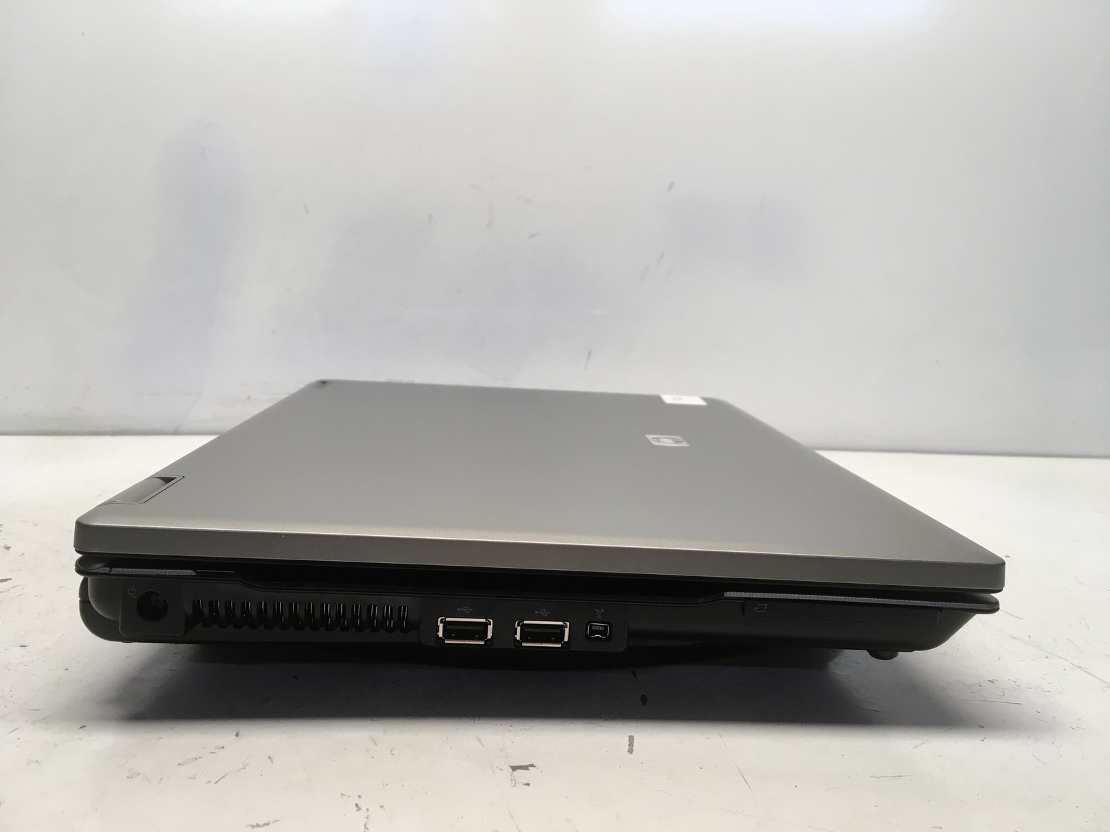 HP Compaq 6730B Intel Core 2 Duo P9700 2.53GHz 2 GB NO HDD No Batt