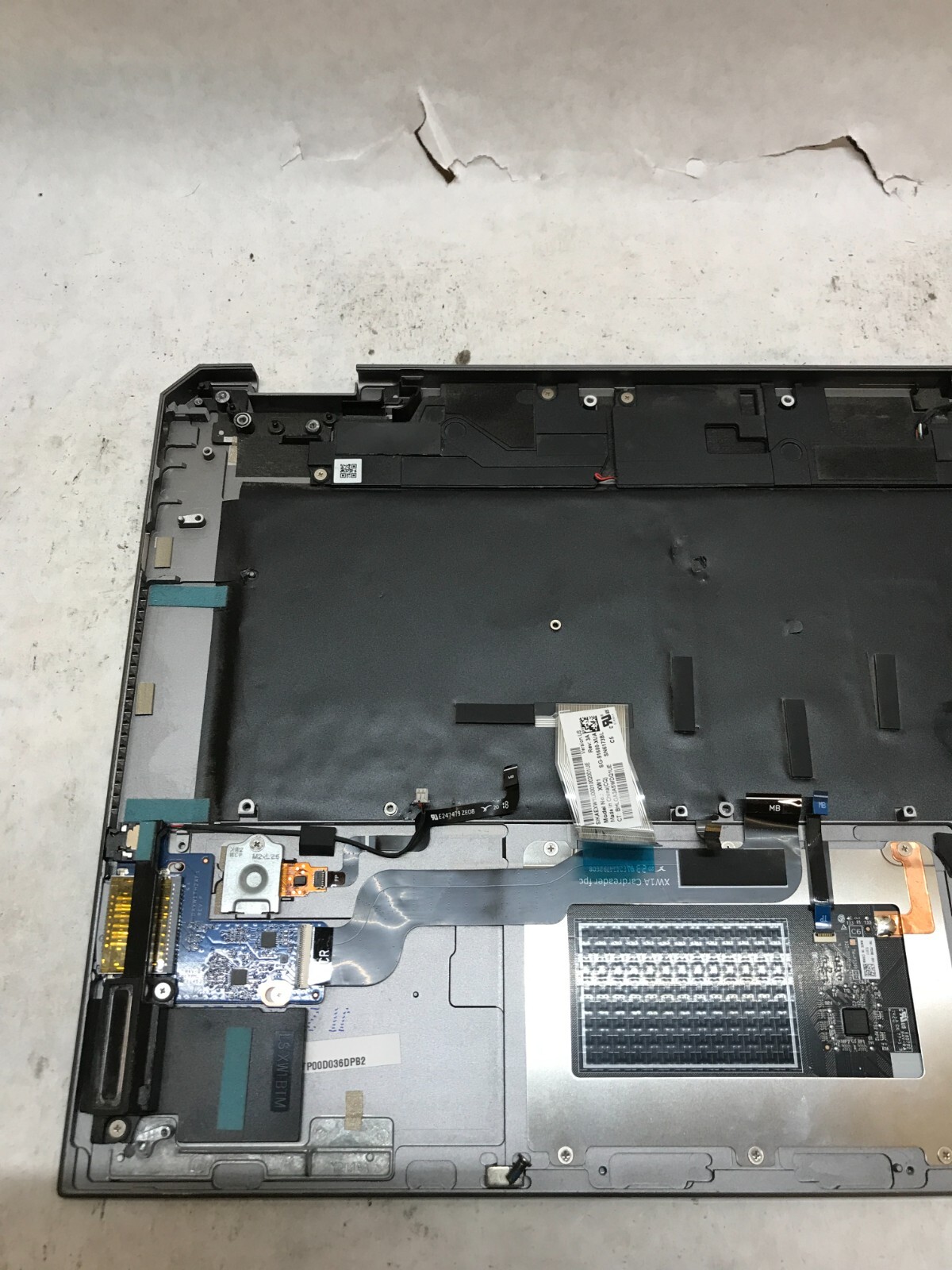 HP ZBook Studio X360 G5 Palmrest NO MOTHERBOARD NO BATTERY NO SCREEN Parts – DW