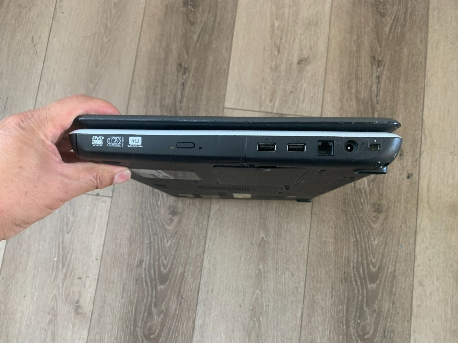 Toshiba Satellite L505D-S5965 AMD Athlon x2 Dual-Core QL-65 2.1GHz 3GB 250GB HDD