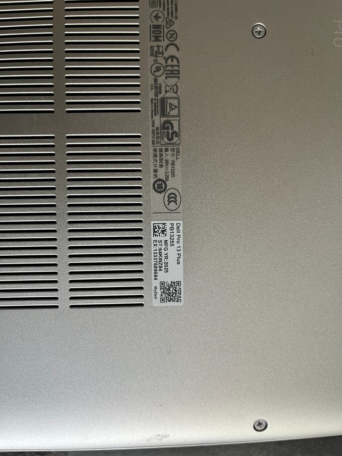 Dell Pro 13 Plus PB13255 13.3″ Copilot+ PC Notebook – AMD Ryzen 7 PRO 250 – 16 G