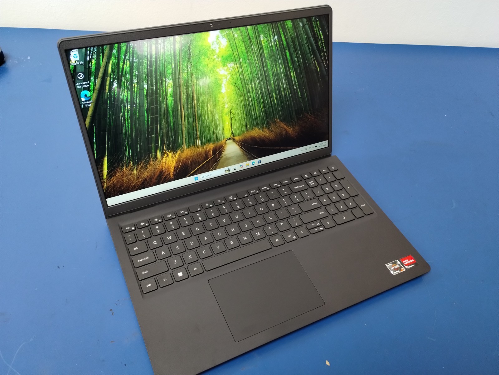 DELL 15 DC15255 G8MK9, AMD Ryzen 7 7730U, 2.00 GHz, 16 GB RAM, 512 GB NVMe SSD