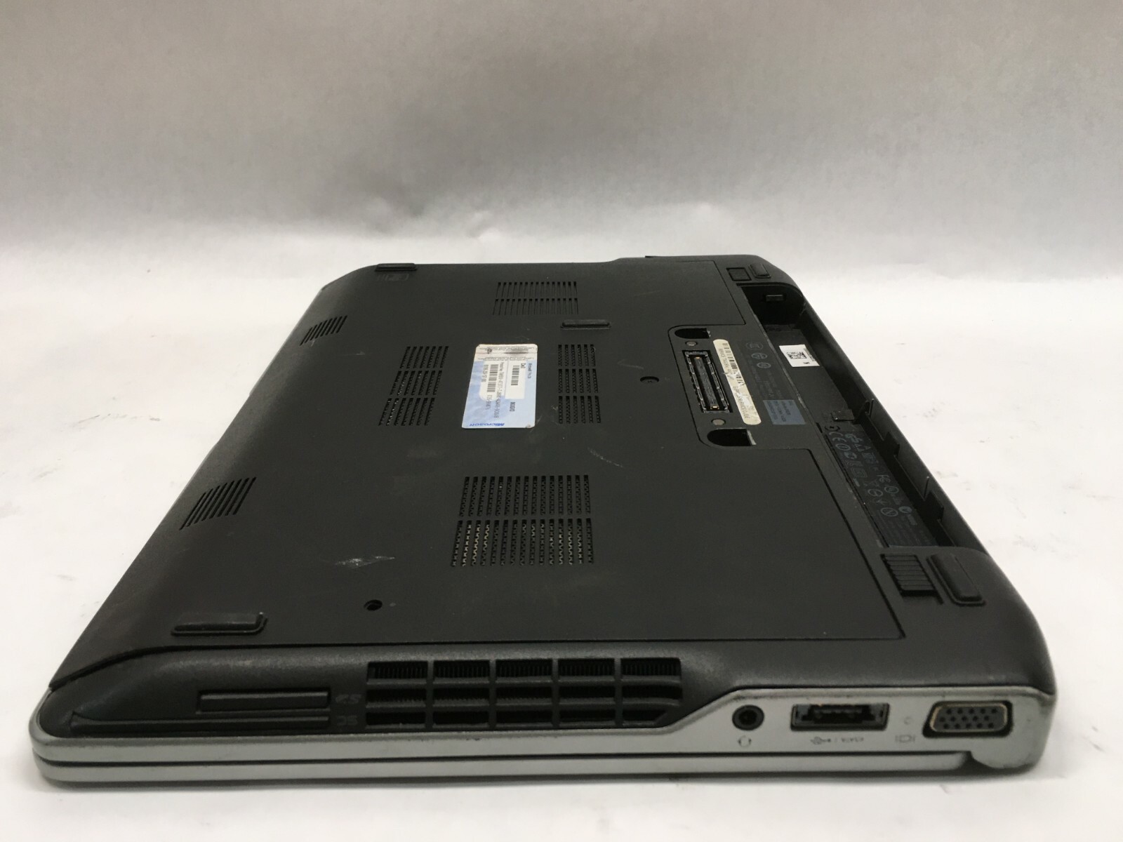 Dell Latitude E6320 13.3″ Core i5 Laptop For Parts Broken LCD NO HDD/Battery JR