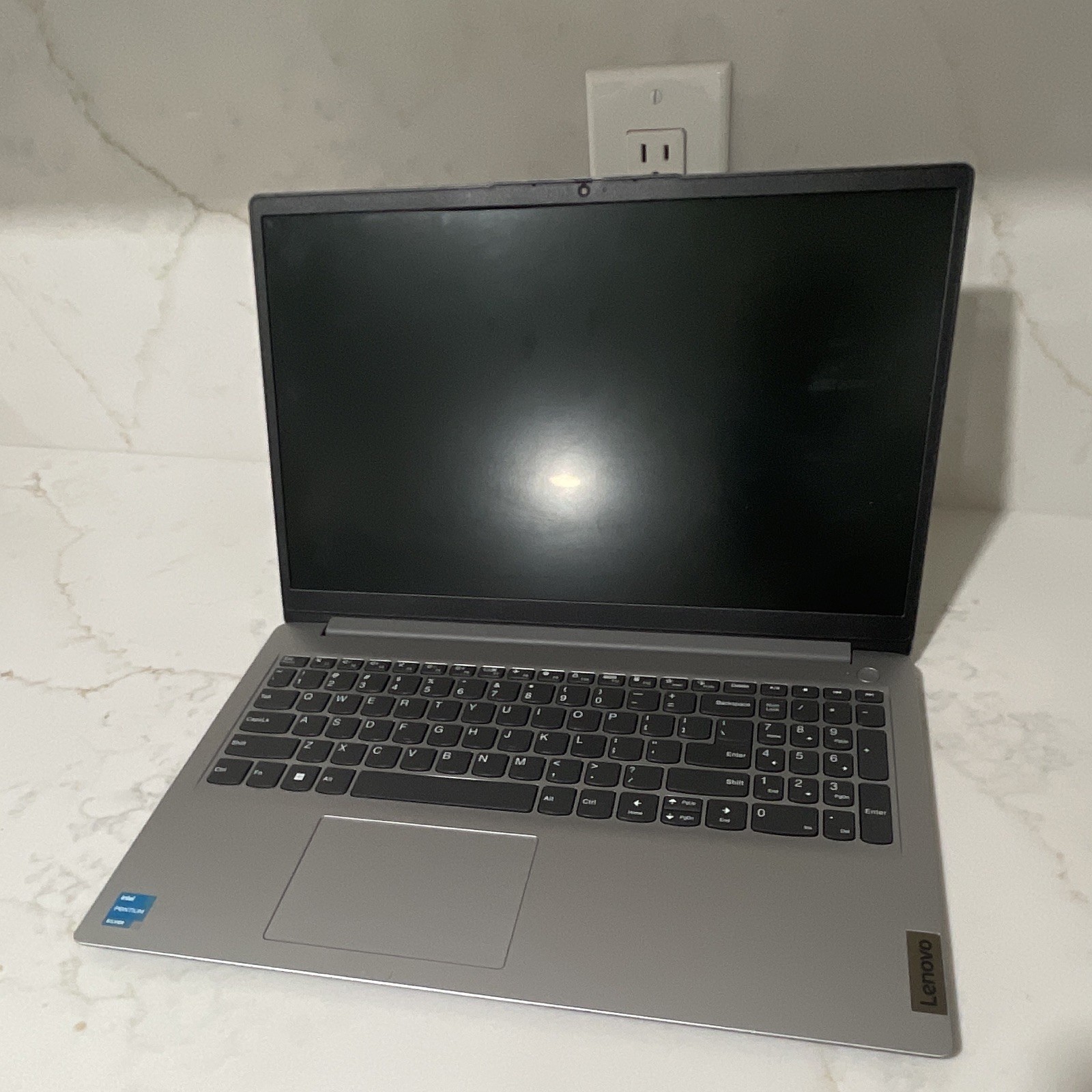 Lenovo IdeaPad 15.6″ Gray Intel Pentium Silver 4Gb 120Gb Storage