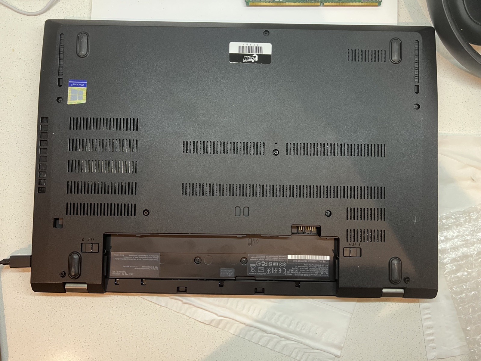 Lenovo ThinkPad P52s Used 15.5″ i7-8650U, 4GB RAM, Quadro P500 GPU, No OS/NVME