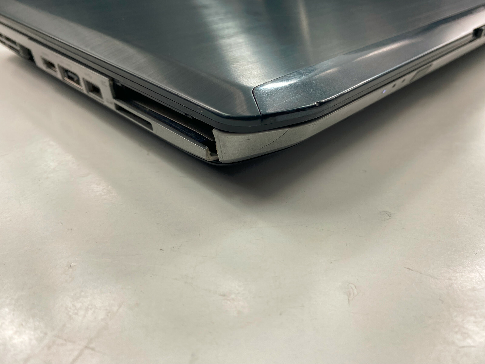 Dell Latitude E5430 14″ Intel i5-3210M 2.5GHz 4GB RAM 320GB HDD Win 10 AP07-03B