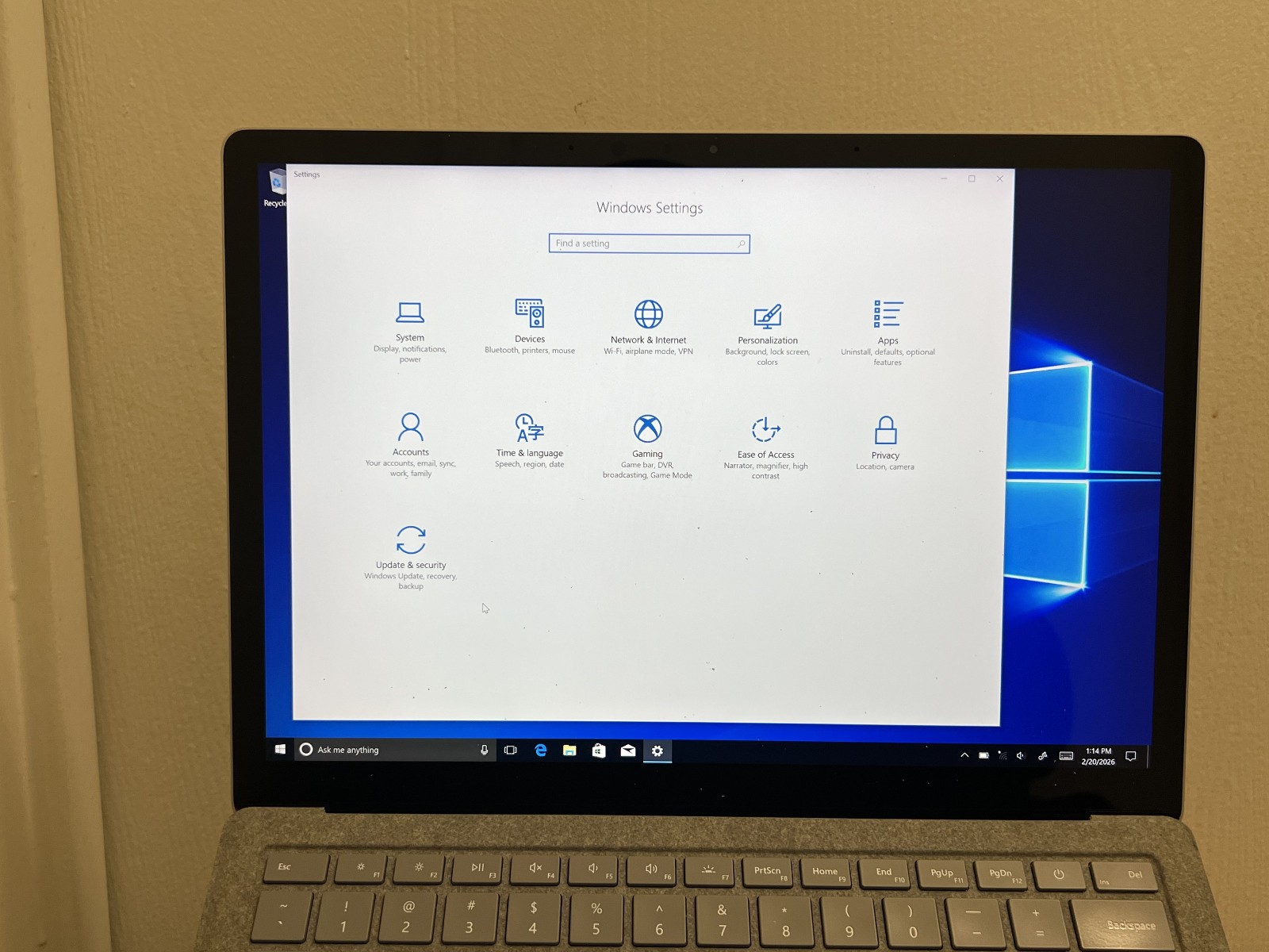 Microsoft Surface Laptop 2 (Intel Core i7-7660U, 16GB RAM, 512GB) Platinum – SEE