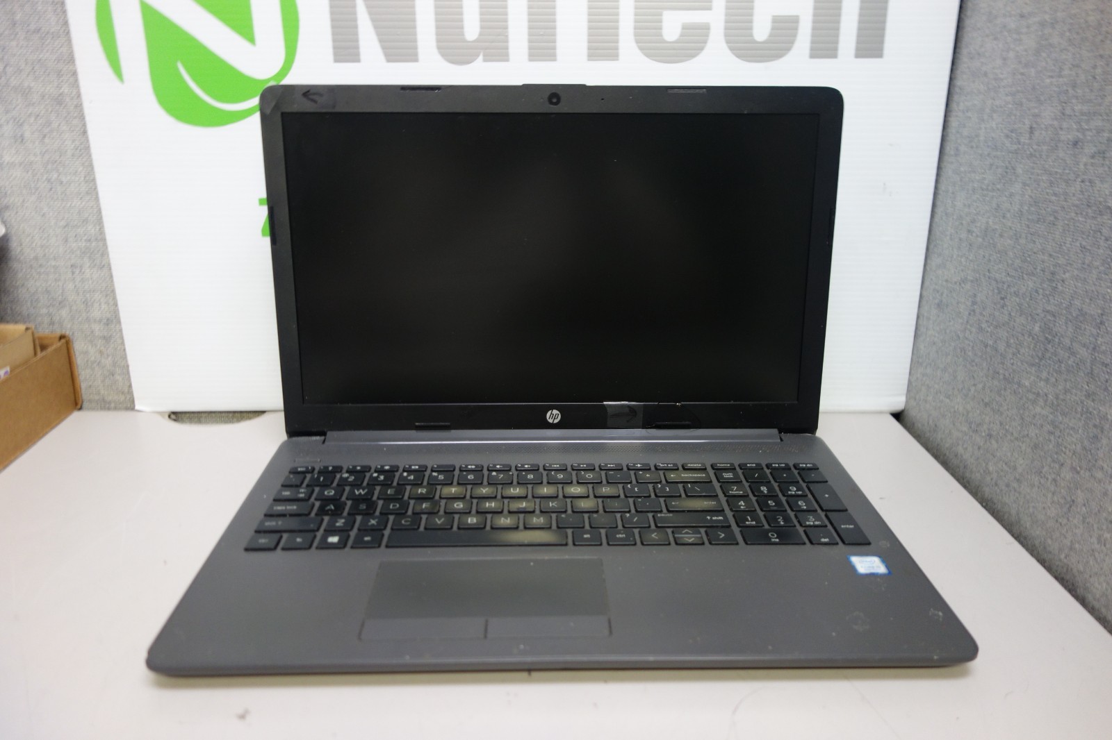 HP 250 G7 Notebook 15.6″ i5 1.6GHz 16GB/256GB m2 SSD [NO OS] Laptop +AC[BADBTRY]
