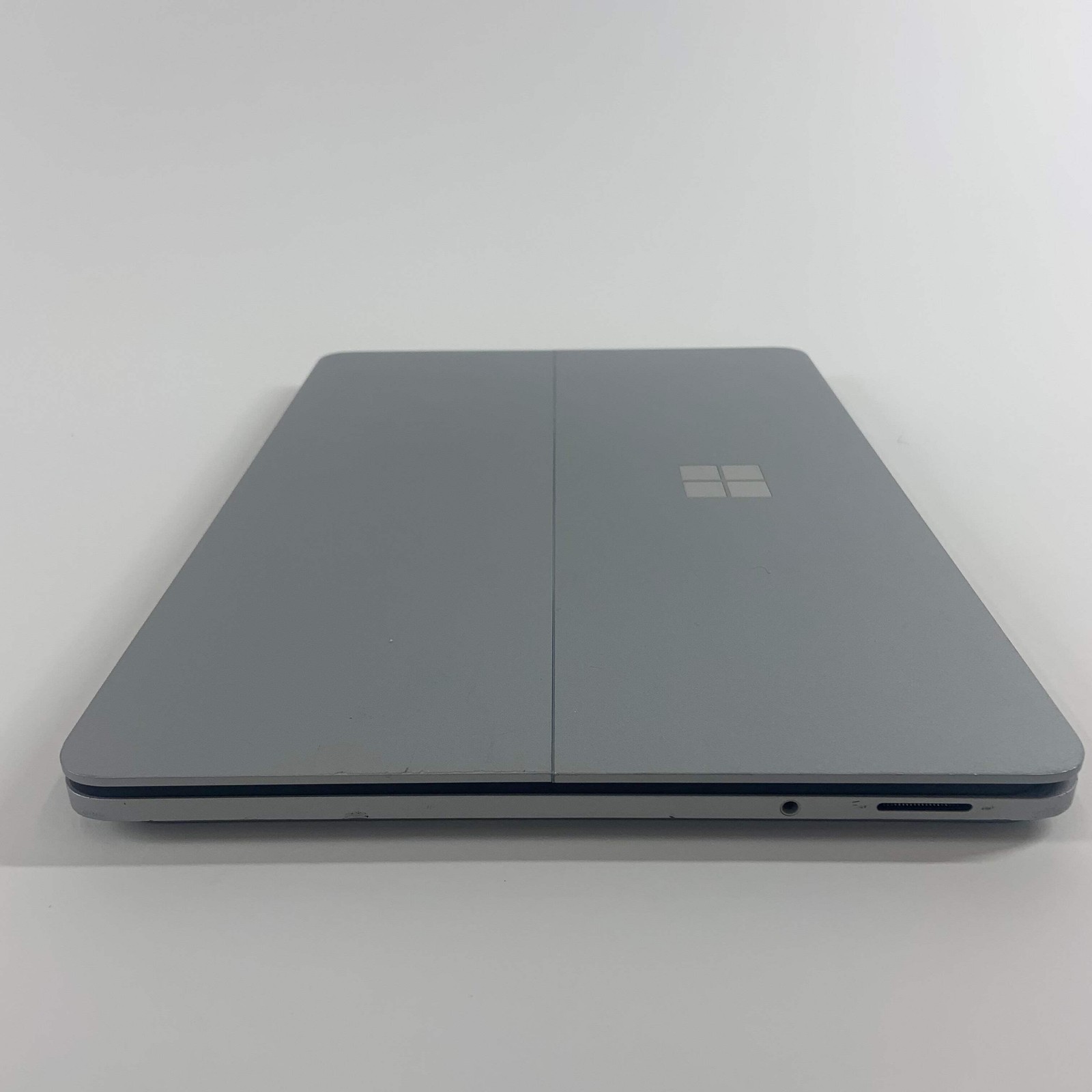 Microsoft EliteDisplay INVPM001 15.6″ i5-11300H 3.1GHz 16GB RAM 250GB SSD