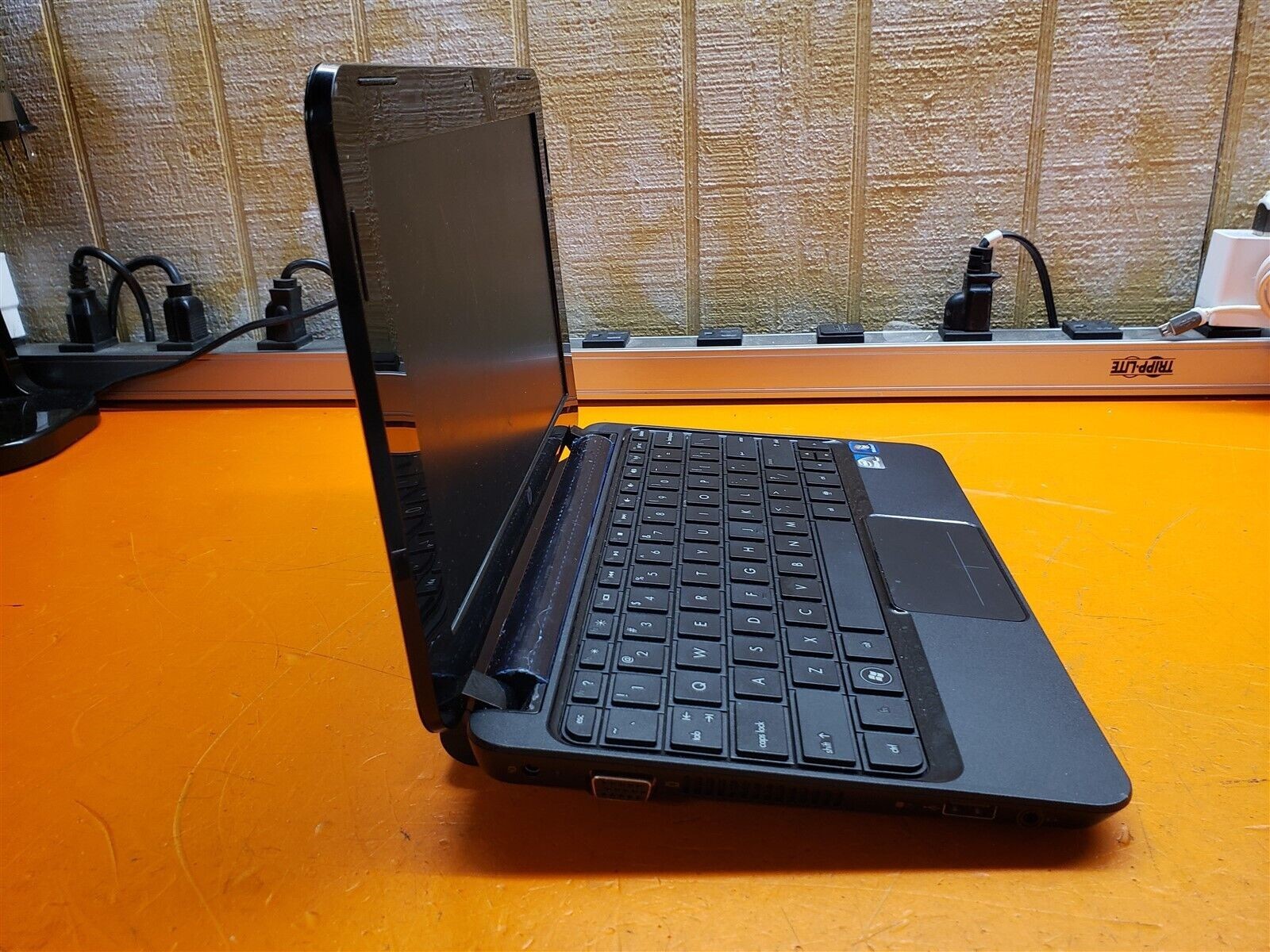⭐️⭐️⭐️⭐️⭐️ **READ** HP Mini 2102 Laptop Netbook *No HDD or RAM*