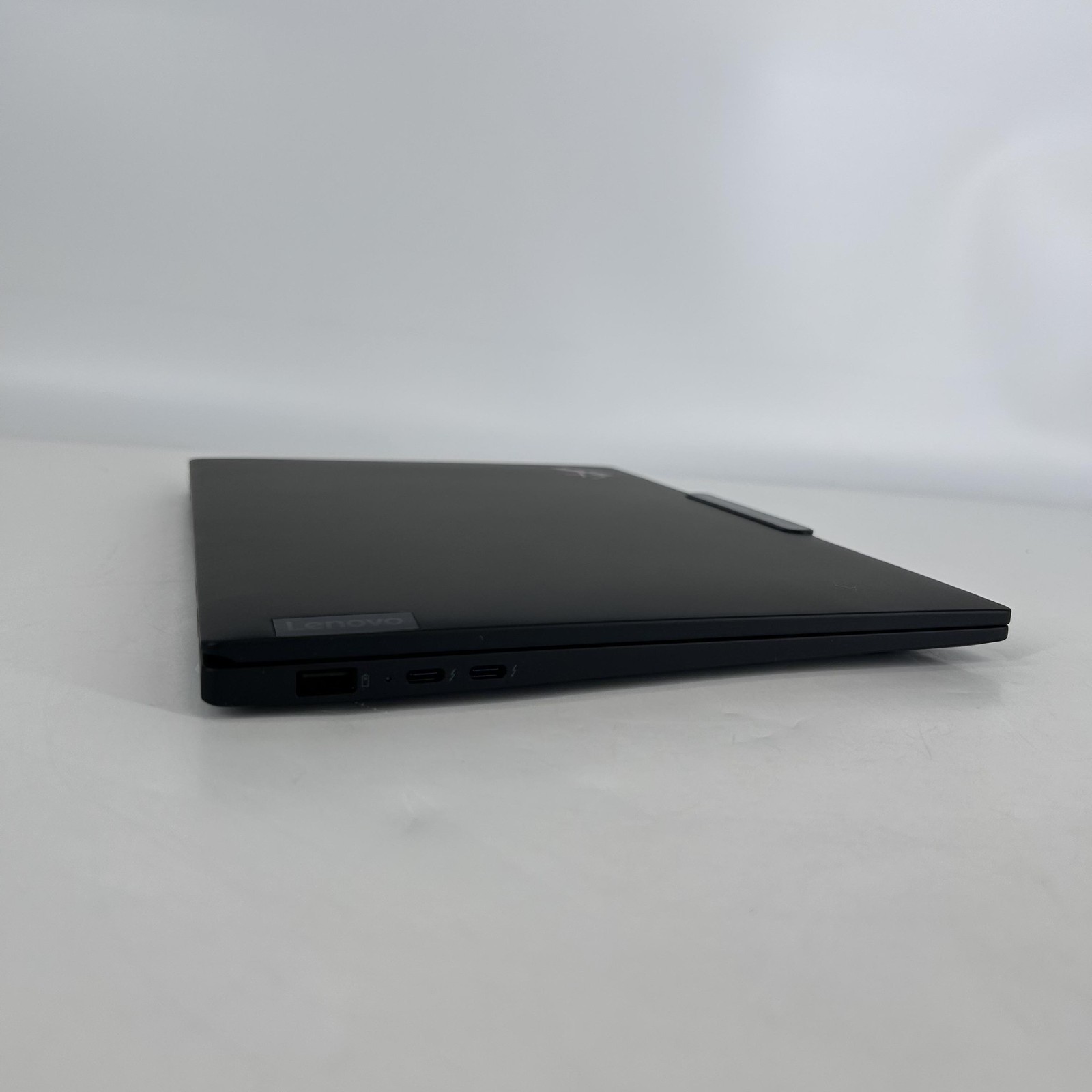 Lenovo ThinkPad X1 Carbon Gen 12 14 FHD+ 1.3 GHz Ultra 5 125U 32GB 1TB SSD