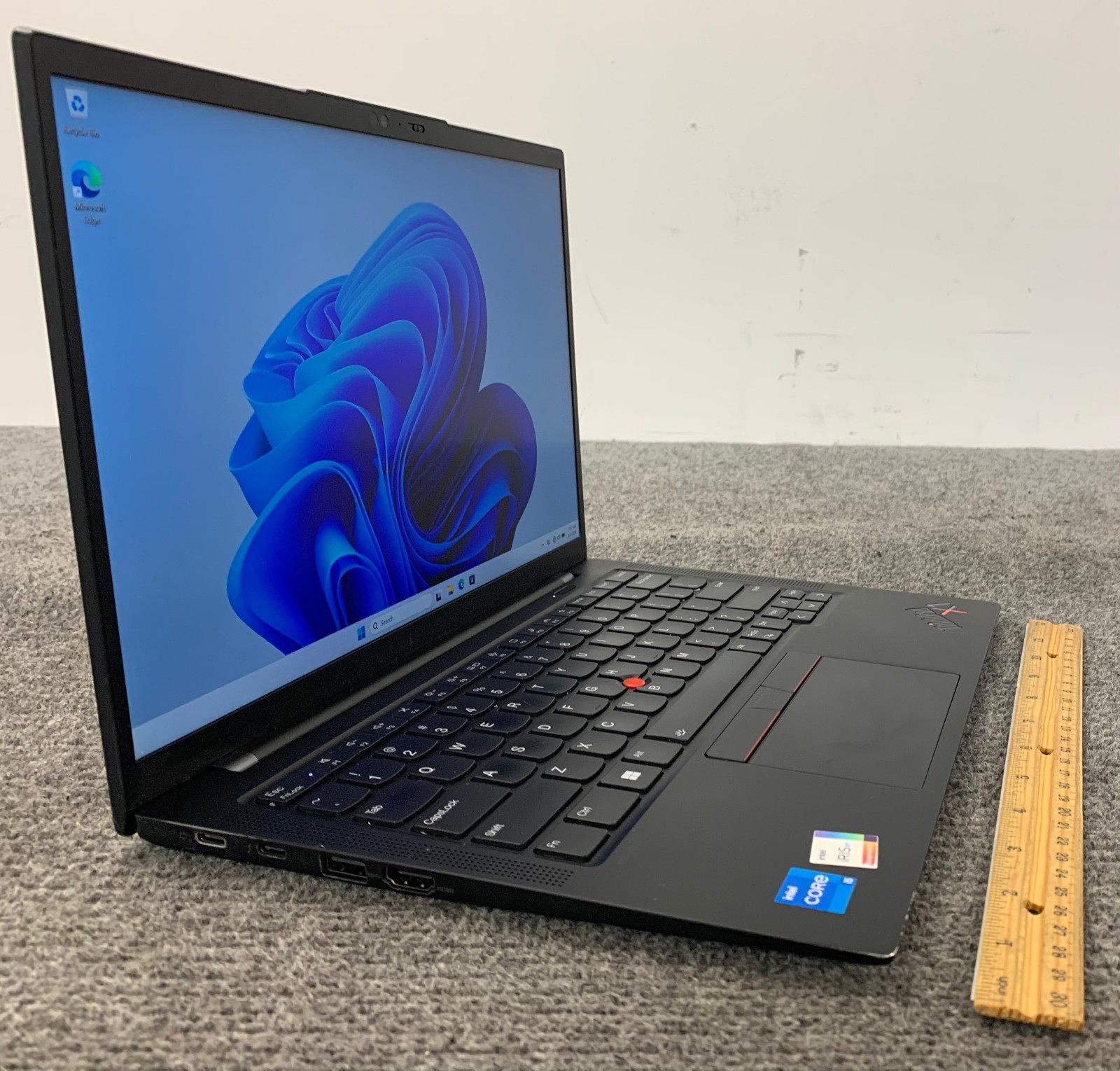 Lenovo ThinkPad X1 Carbon Gen 10 14″ Laptop i5-1240P 16GB RAM 512GB NVMe, As Is