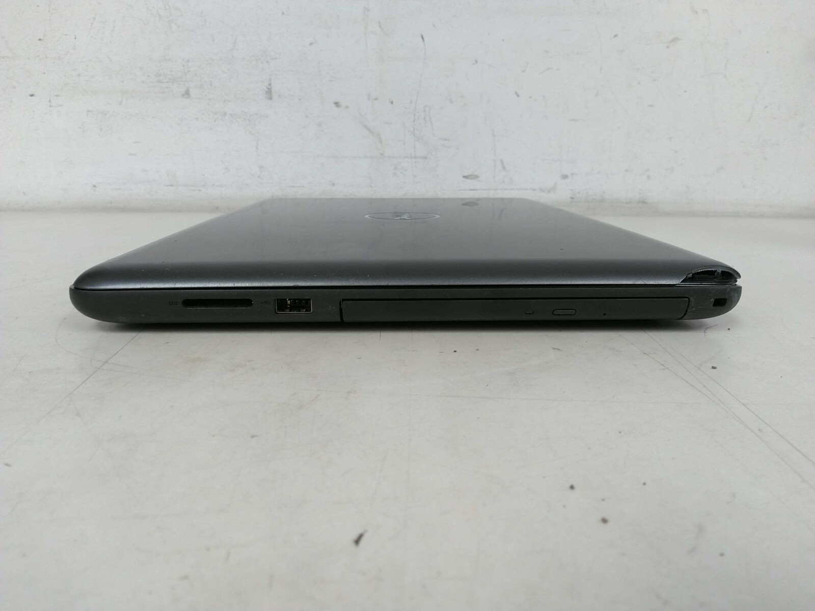 Dell inspiron 5565 15.6″AMD A9-9400 2400mhz 8gb ram 240gb SSD Charger* GFFPYL2