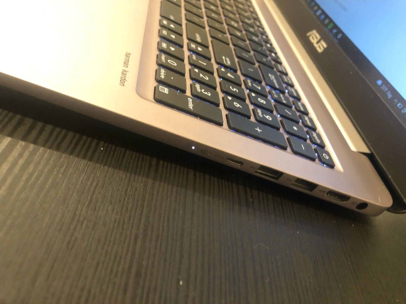 asus laptop UX510UW Intel i7 6500 @ 2.5 GHz 24Gb RAM 750Gb HDD Geforce GTX 960M