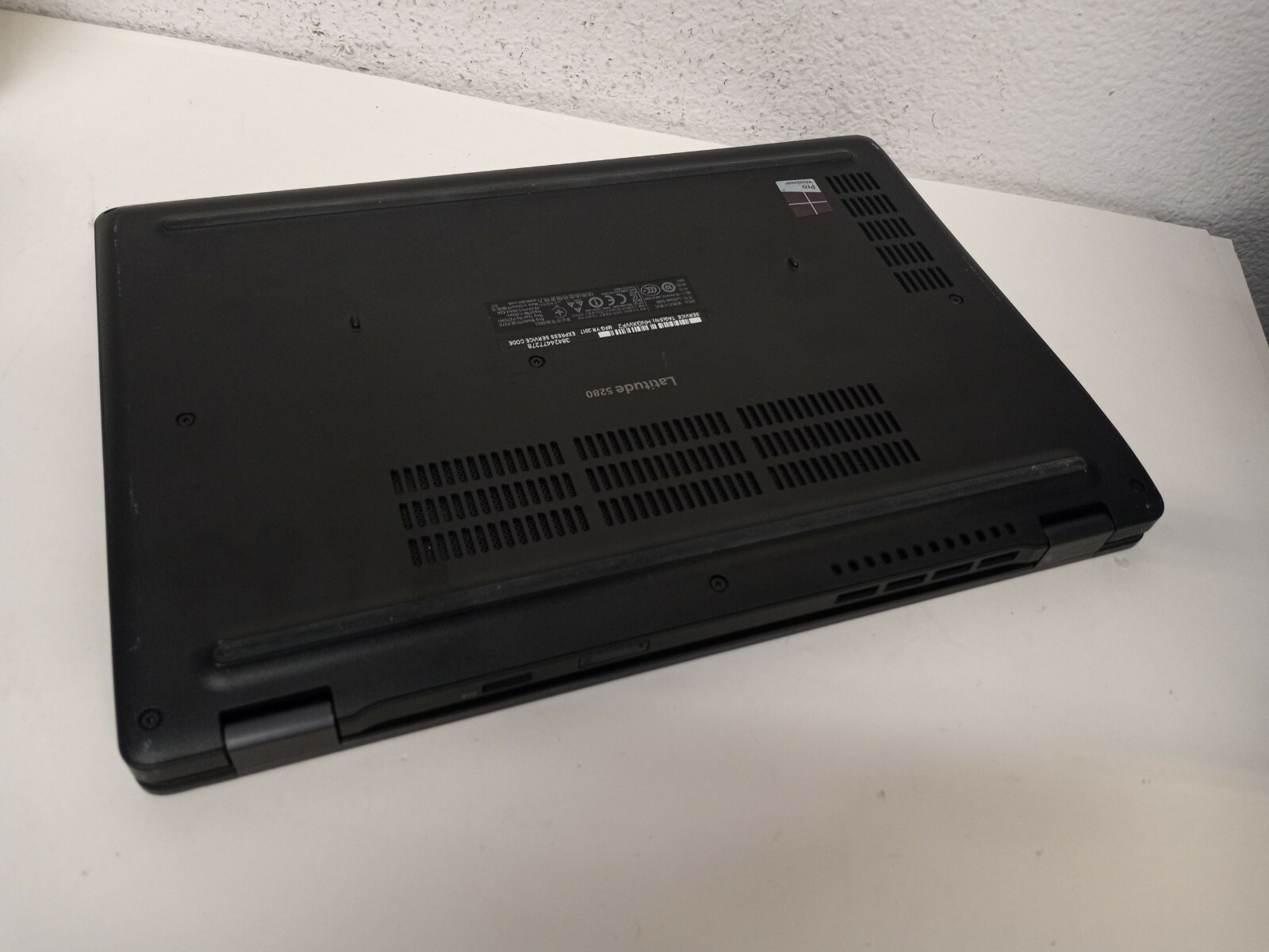 Dell Latitude 5280 12.5″ Intel Core I3-7100U 2.40GHz 4GB DDR4 500GB HDD Win11