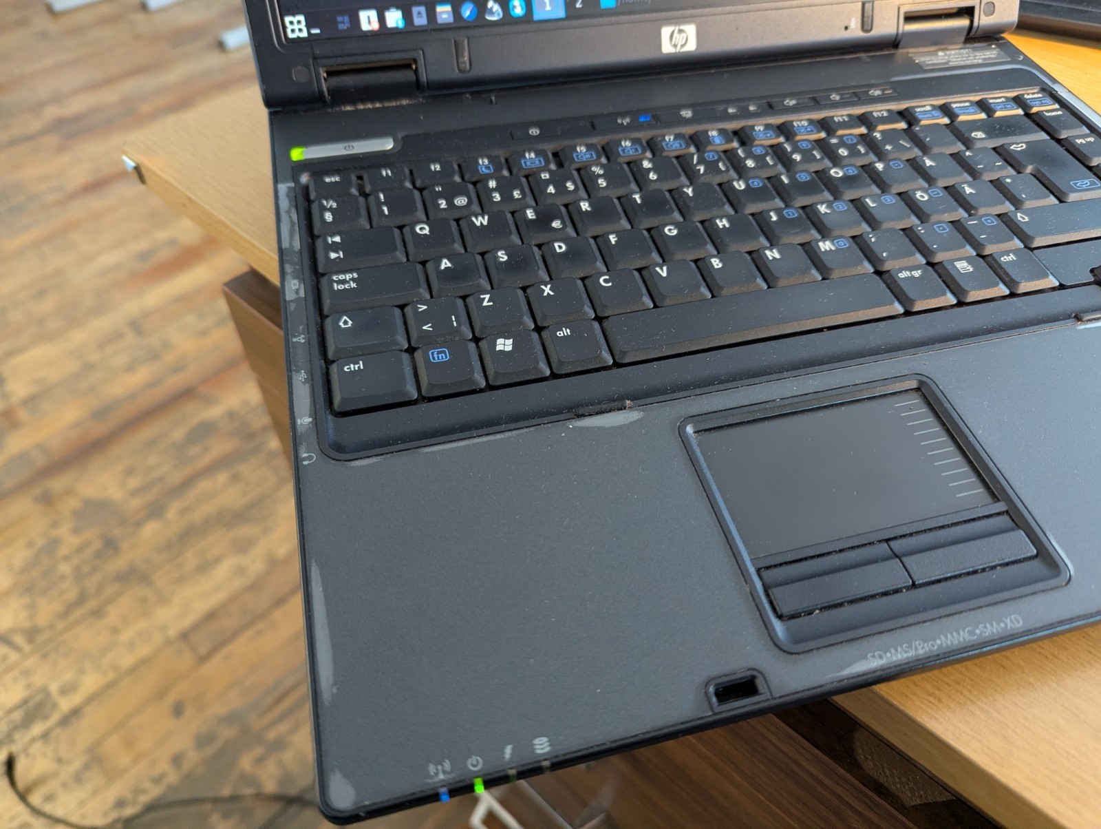 HP Compaq nx6125 Laptop – AMD Sempron 3100+, 60Gb HDD