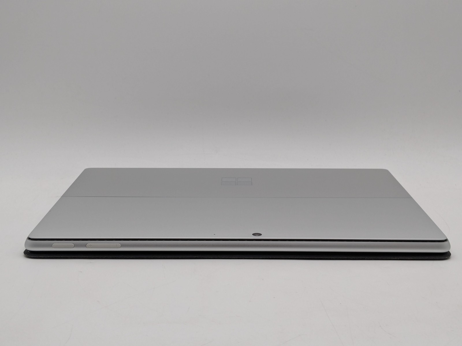 Microsoft Surface Pro 10 2-in-1 13″ ULTRA 5 135U 256GB SSD 8GB W11P 120Hz