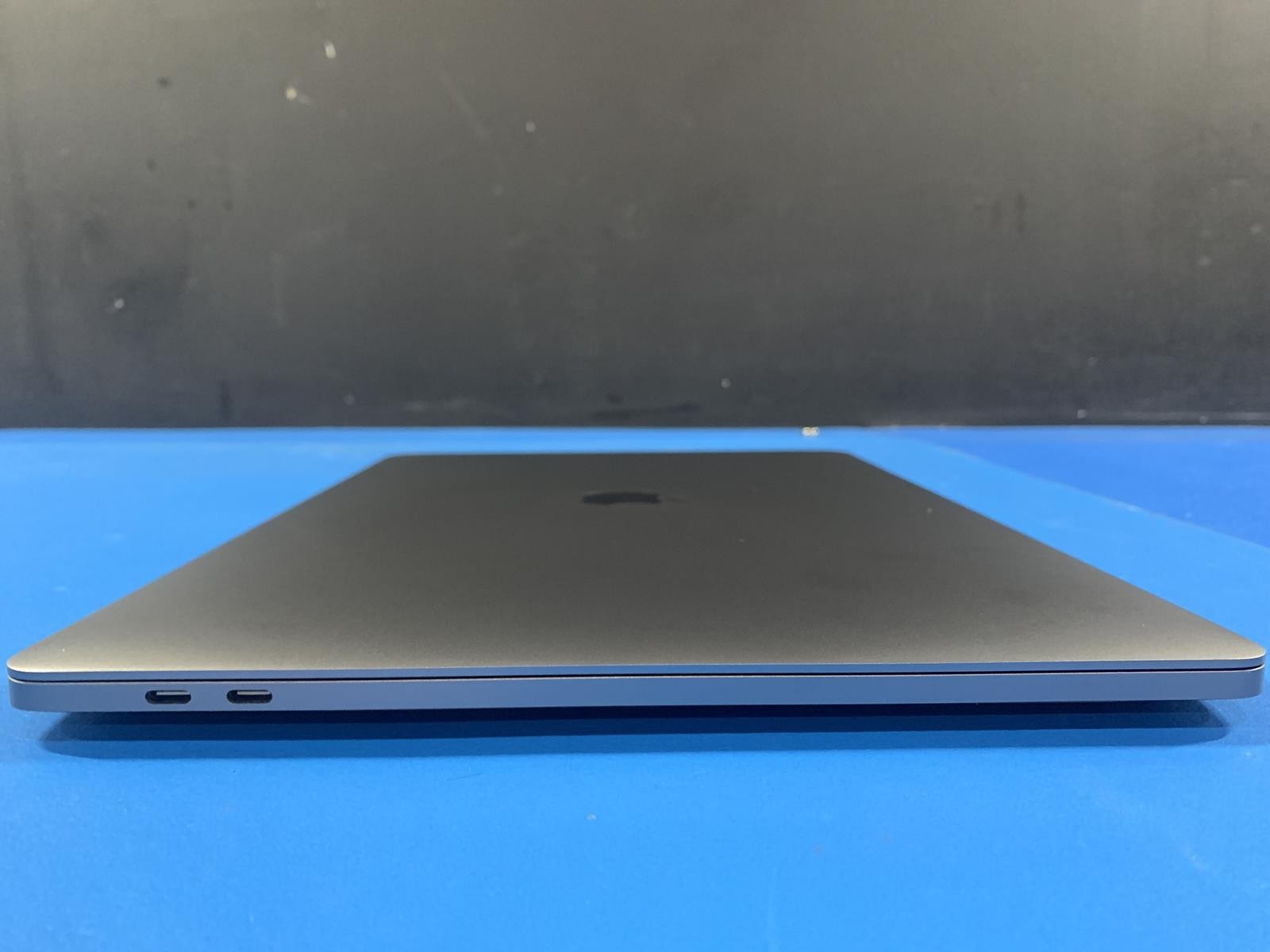Apple MacBook Pro A1990 Core i7 9750H 2.60GHz 32GB 512GB SSD Big Sur MV902LL/A