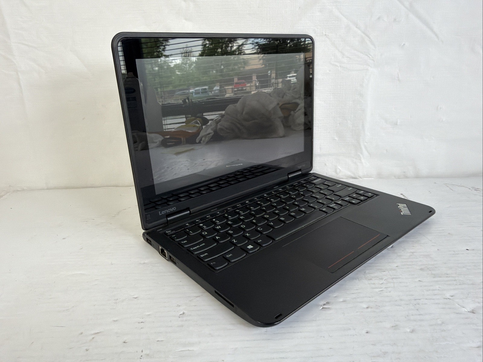 Lenovo ThinkPad Yoga 11E TOUCH Celeron N3450 1.10GHz 4GB NO HDD/OS – FRAME SPLIT