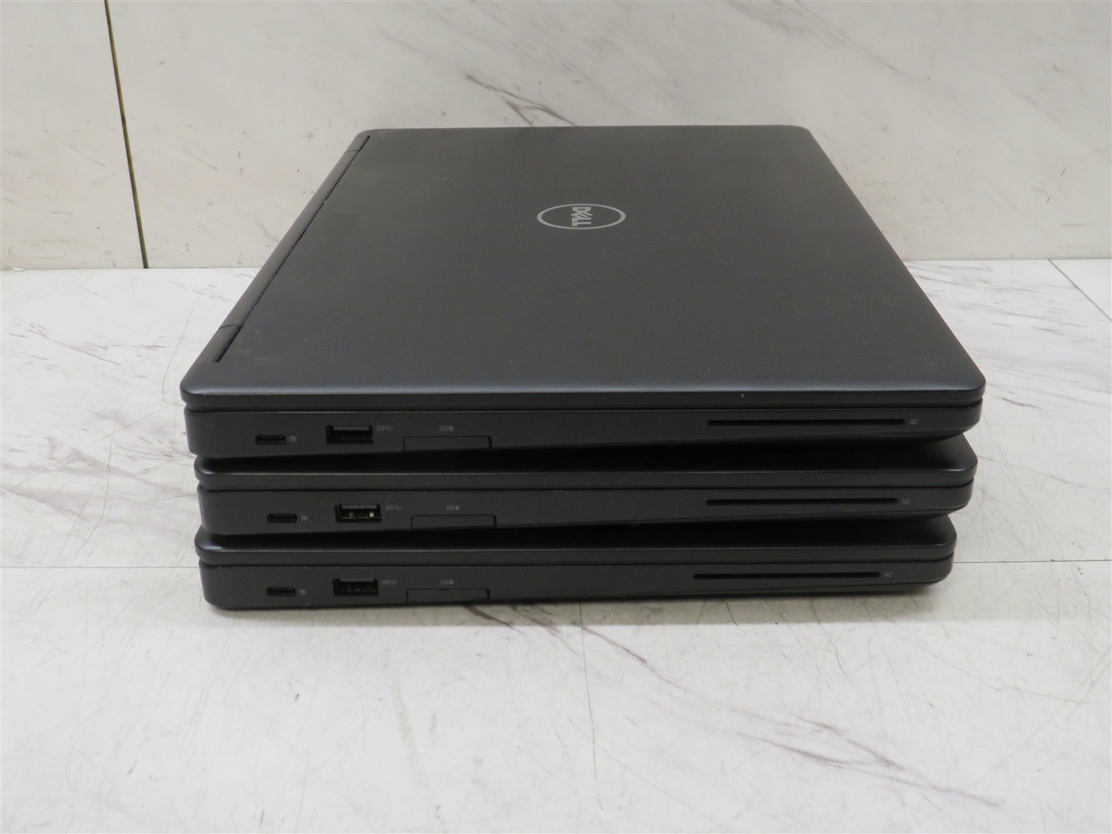Lot of 3 Dell Latitude 5480 Intel i5-6300U @2.40GHz 8GB RAM 14″ Laptop w/ AC