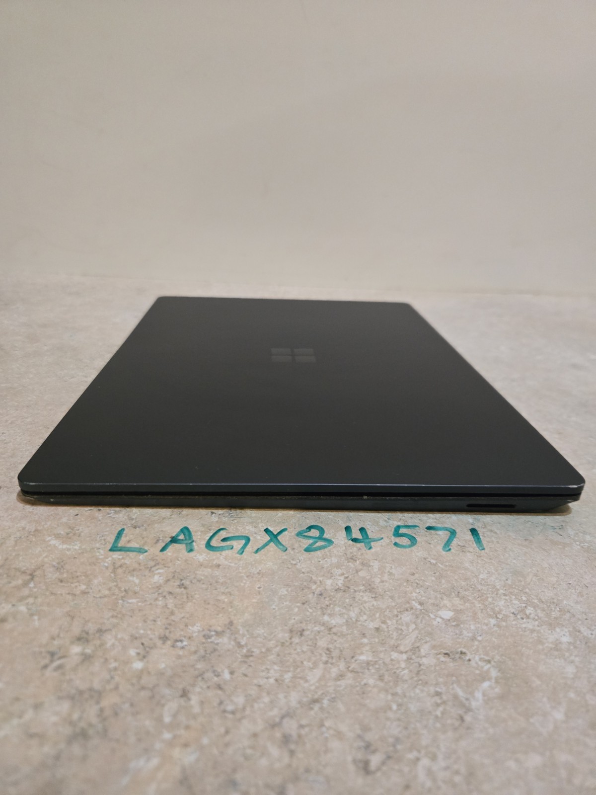 Microsoft Surface Laptop 2 -13.5″ Touch Screen-256GB SSD – intel i5 – Model 1769