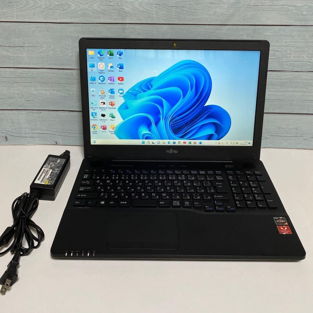 FUJITSU LIFEBOOK Laptop Windows 11 Pro 64 bit RYZEN 3 SSD 128GB Black Used Japan