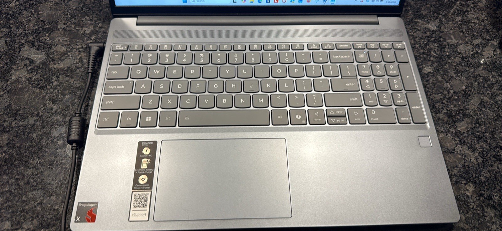 Lenovo IdeaPad Slim 3 15Q8X10 15.6in Snapdragon X 16GB 238GB SSD