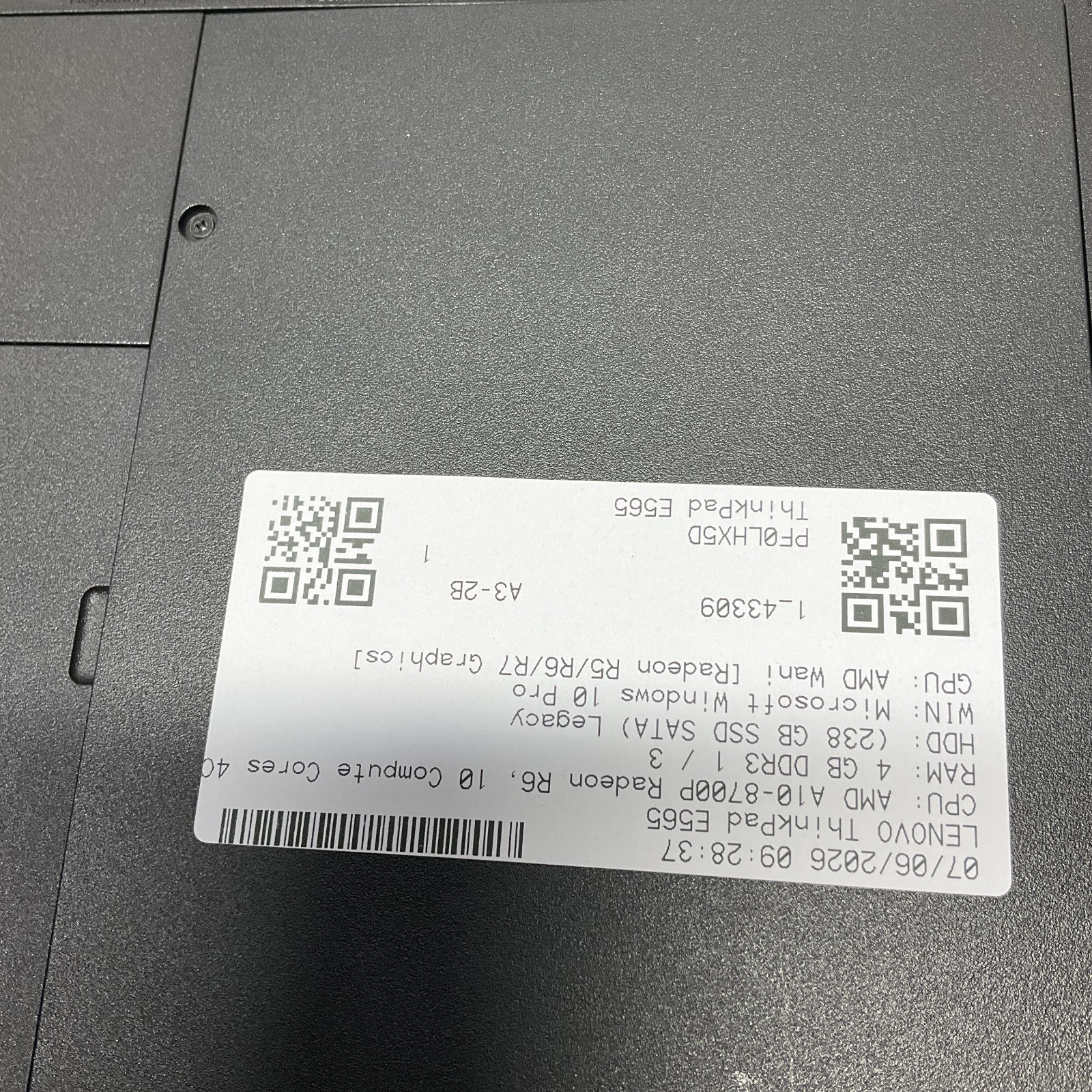 LENOVO ThinkPad E565 20EY000CUS Laptop A10-8700P RADEON R6 4GB 256GB SSD Win 10