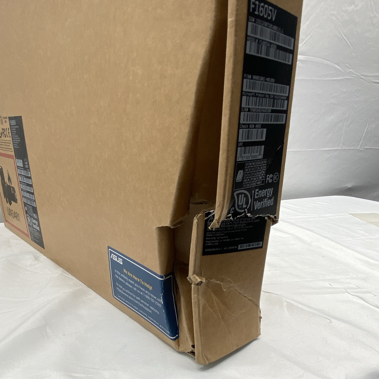 ASUS VivoBook 16 16in Core i9 16GB RAM 1TB SSD Win 11 Home Silver. Torn box.