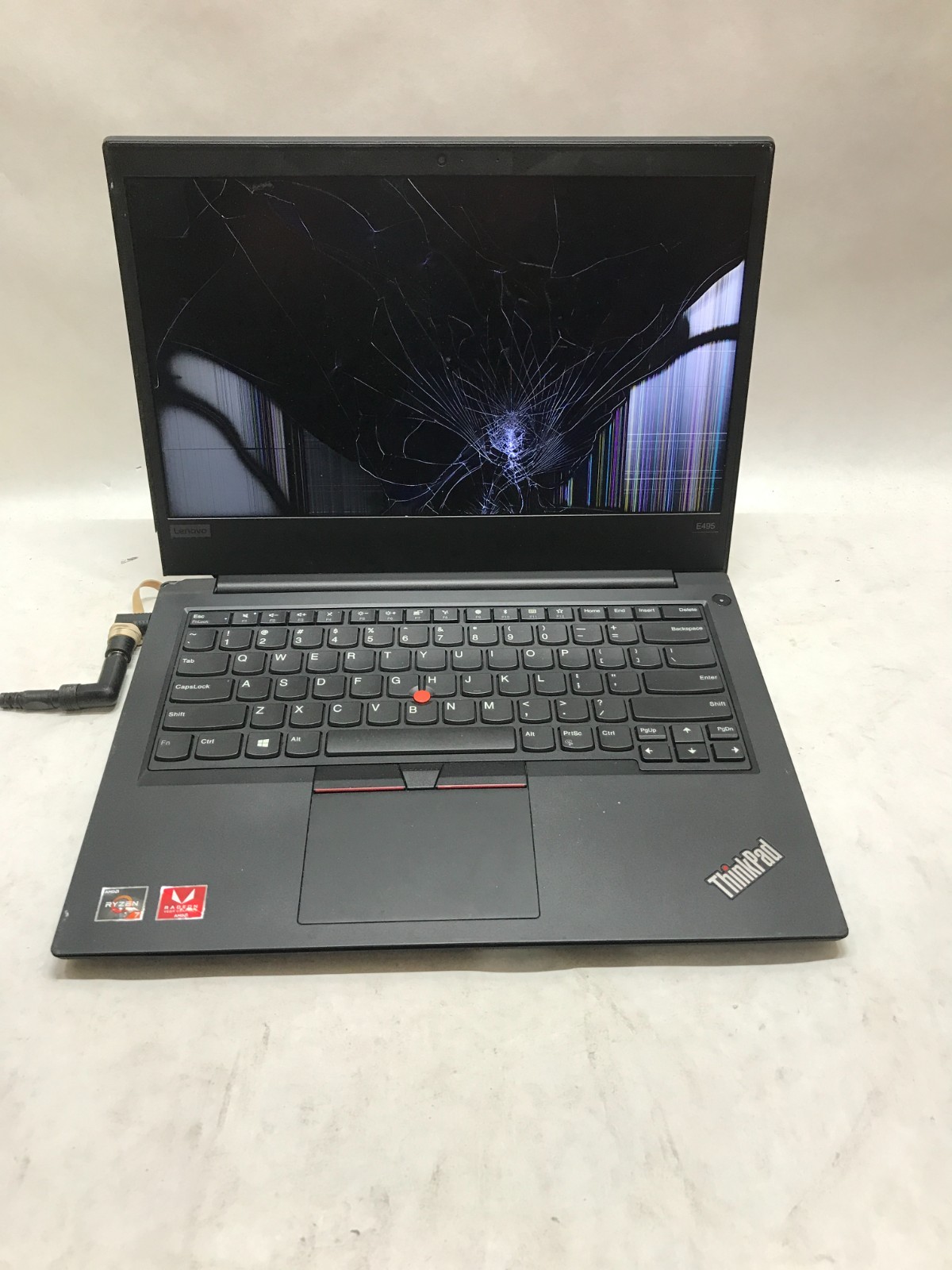 Lenovo ThinkPad E495 14″ AMD Ryzen 7 NO RAM NO SSD/OS For Parts Cracked LCD – DW