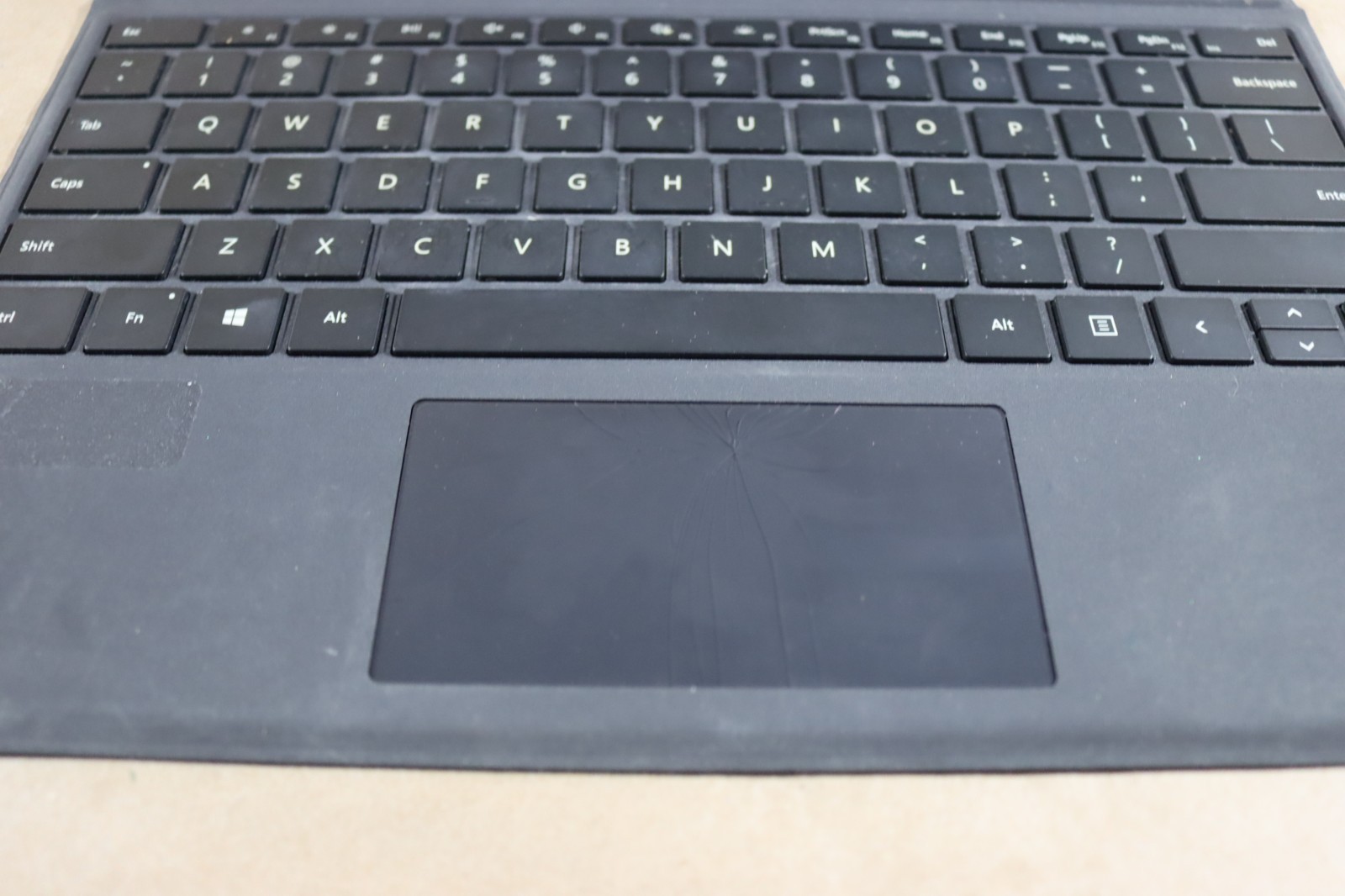 Microsoft Surface Pro 5 i5-7300U 8GB RAM 256GB Wi-Fi + Cellular / LTE