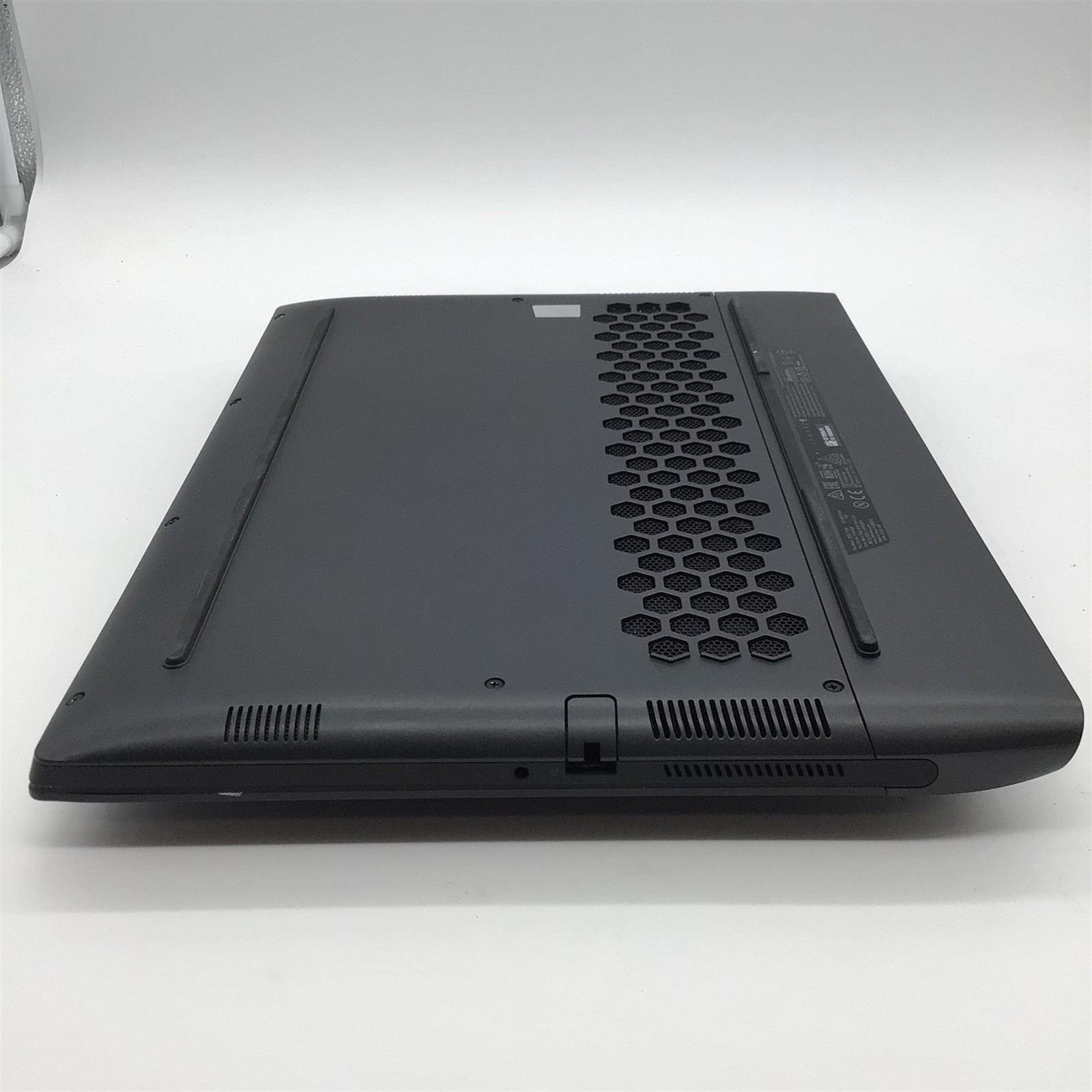 Alienware m15 R7 15.6″ i7-12700H/16GB/1TB NVMe 3050 Ti 4GB