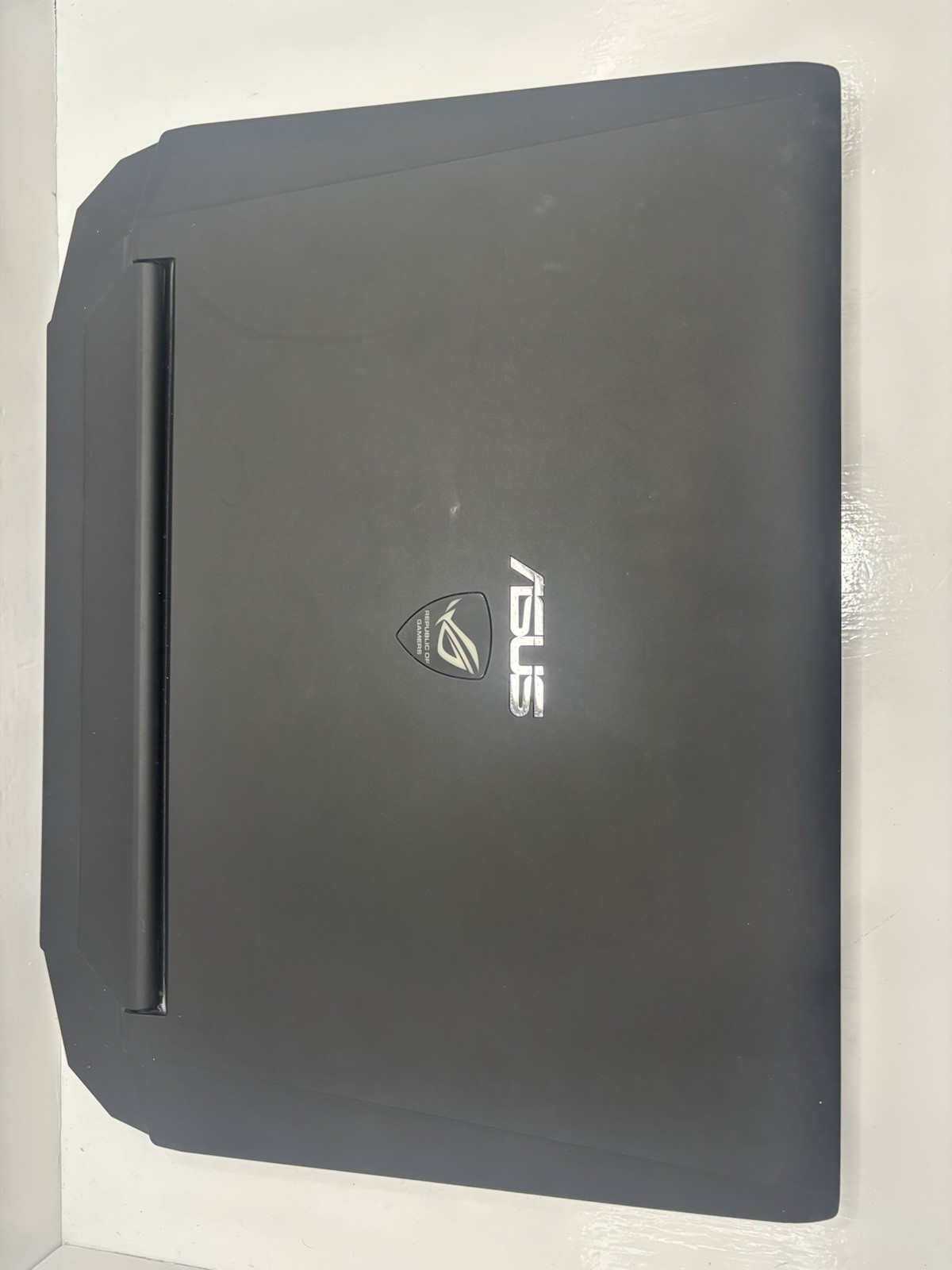 ASUS G750JW 17.3″ FHD I7-4700HQ 2.4GHz 8GB RAM Broken Screen And Keyboard