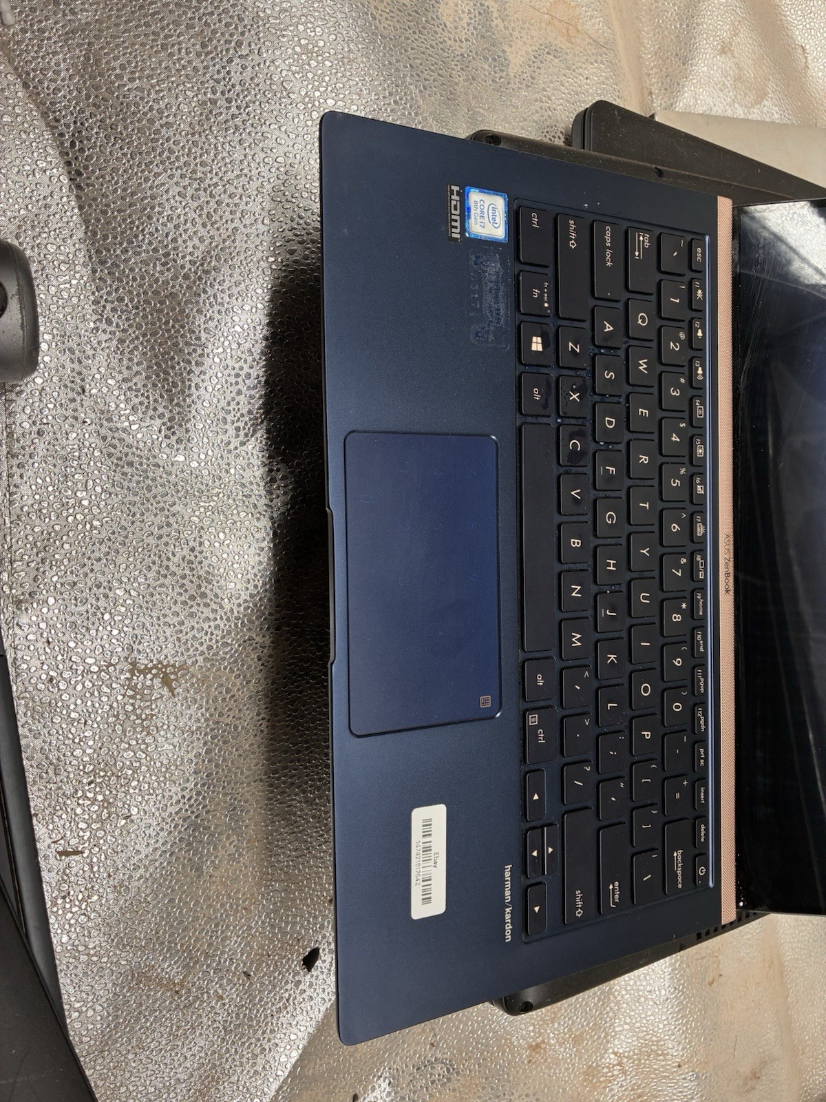 ASUS ZenBook UX433FA i7-8565U 1.80 GHz 16GB RAM 512GB SSD