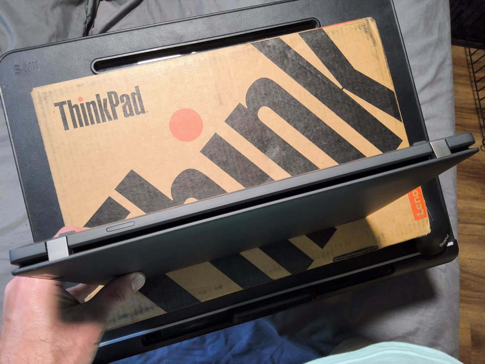Lenovo ThinkPad T14 Gen 3 14″ 512 GB SSD 16 GB RAM Ryzen 5 Pro 6650U (+ mouse)