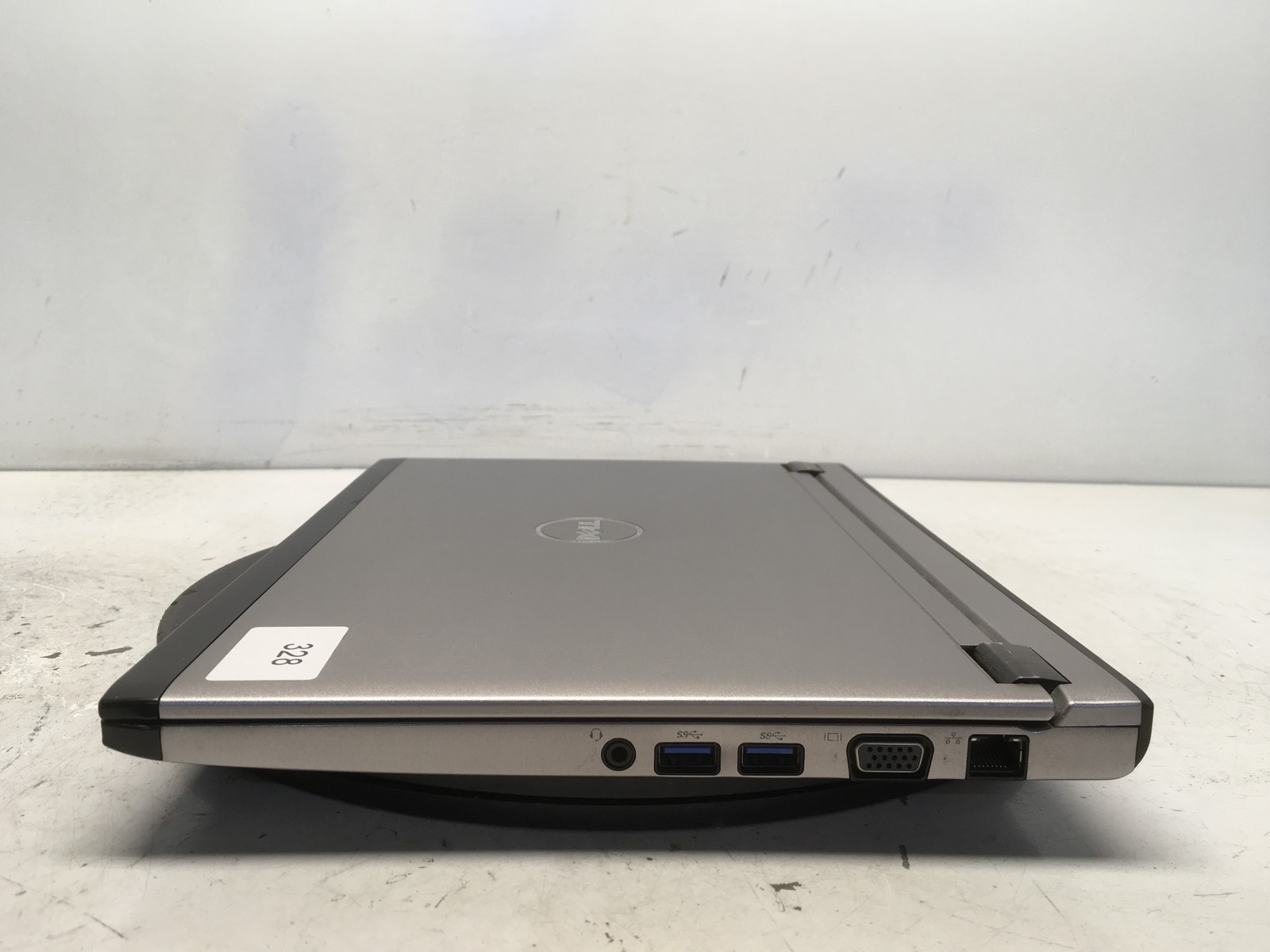 Dell Vostro V131 Intel i5-2450M 2.5GHz 4 GB NO HDD No Batt